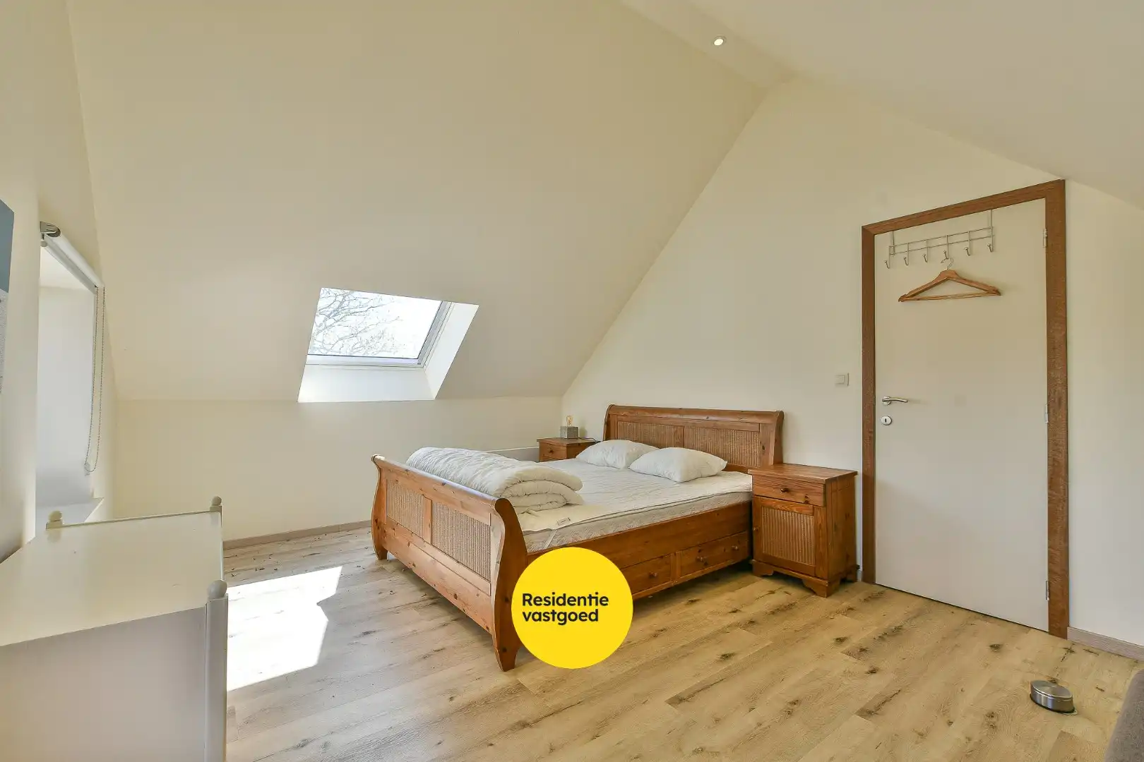 Authentieke hoeve met bouwland, stallen en bijgebouwen op unieke landelijke ligging tussen De Haan en Nieuwmunster foto 11