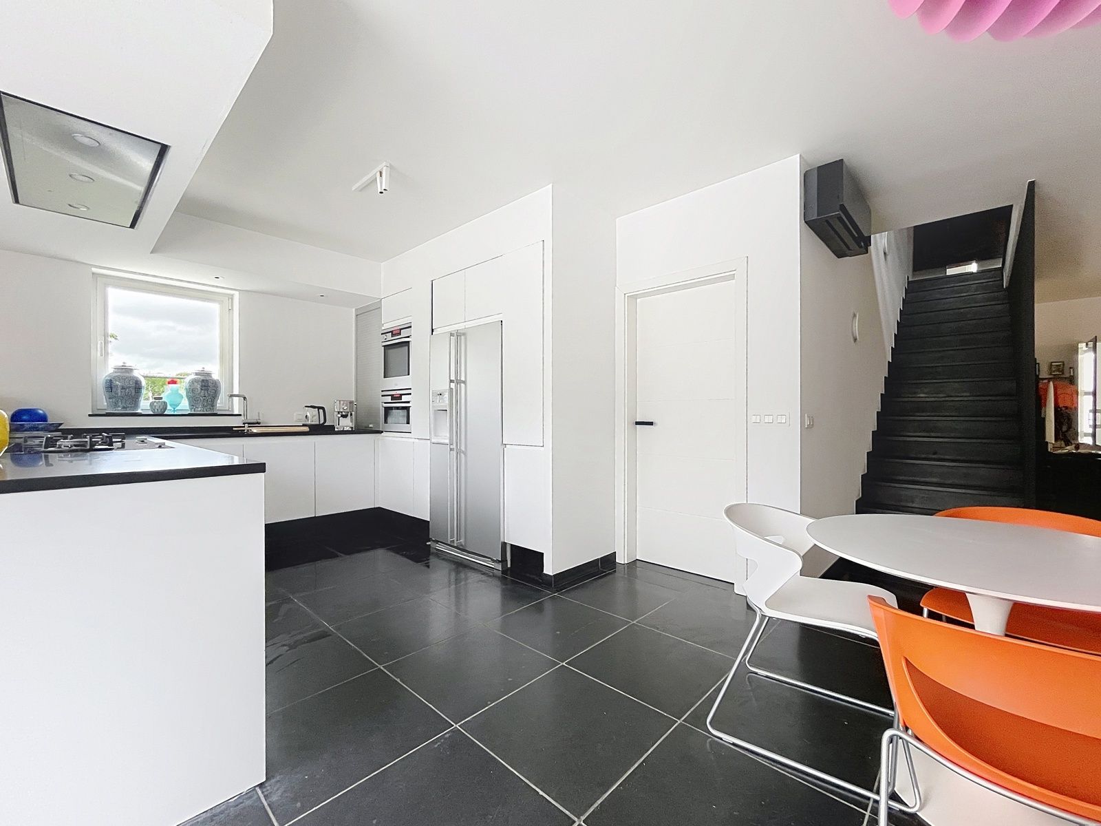 Villa met 5 (6) slks - 2 bdks - zwembad - 370m² bwb opp foto 3