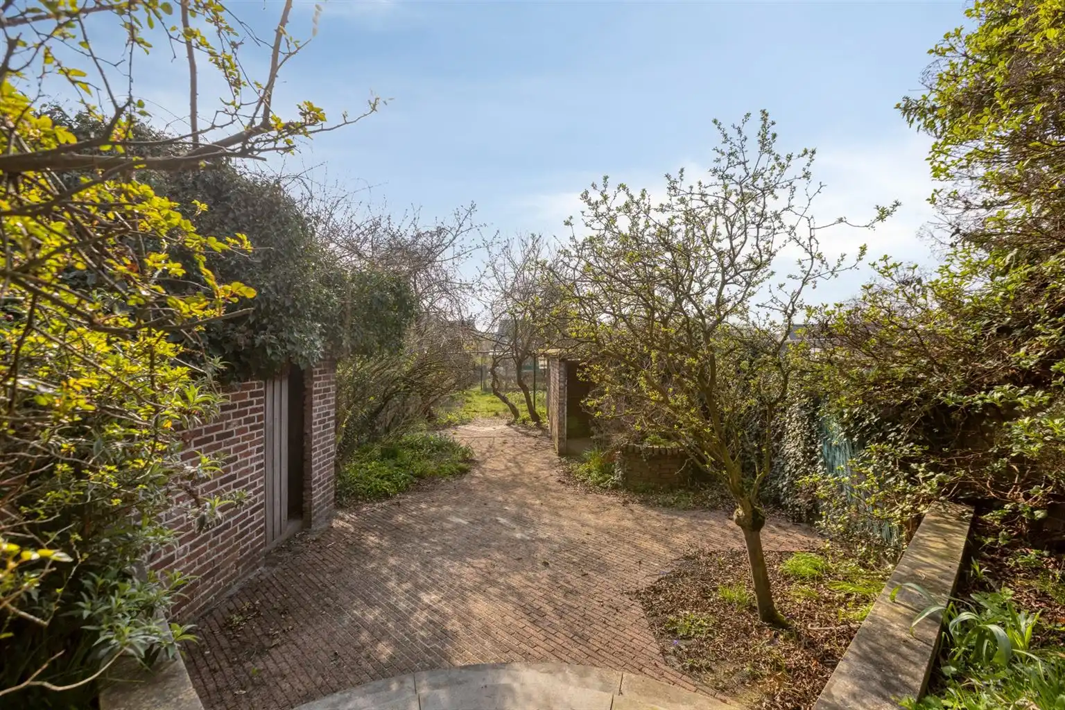 Charmante halfopen bebouwing met 3 slaapkamers, omheinde tuin en zonnepanelen, gunstig gelegen nabij het centrum van Maaseik. foto 27