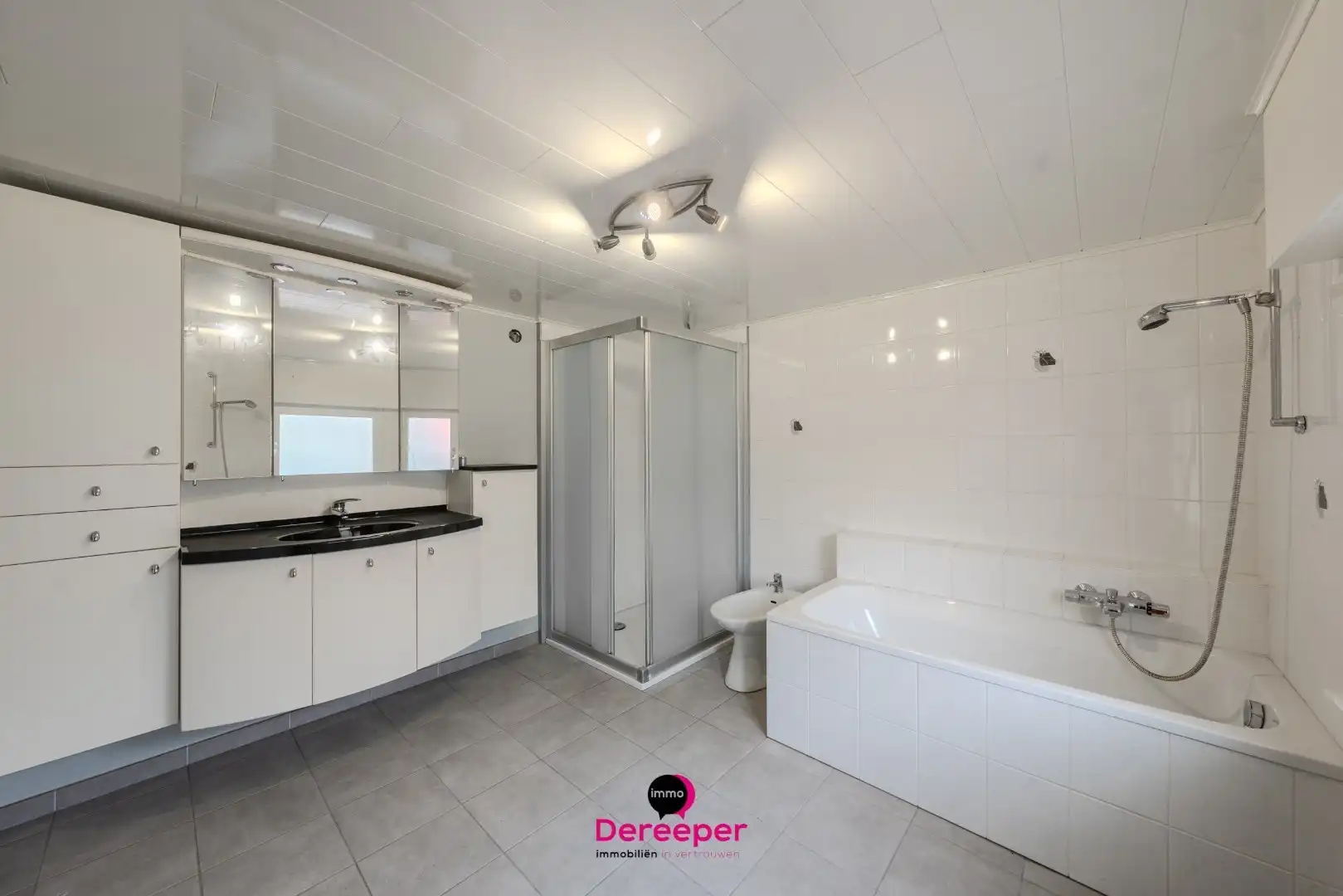 Karaktervolle woning met ruime bijgebouwen, showroom en atelier op een perceel van 2.084 m² foto 19