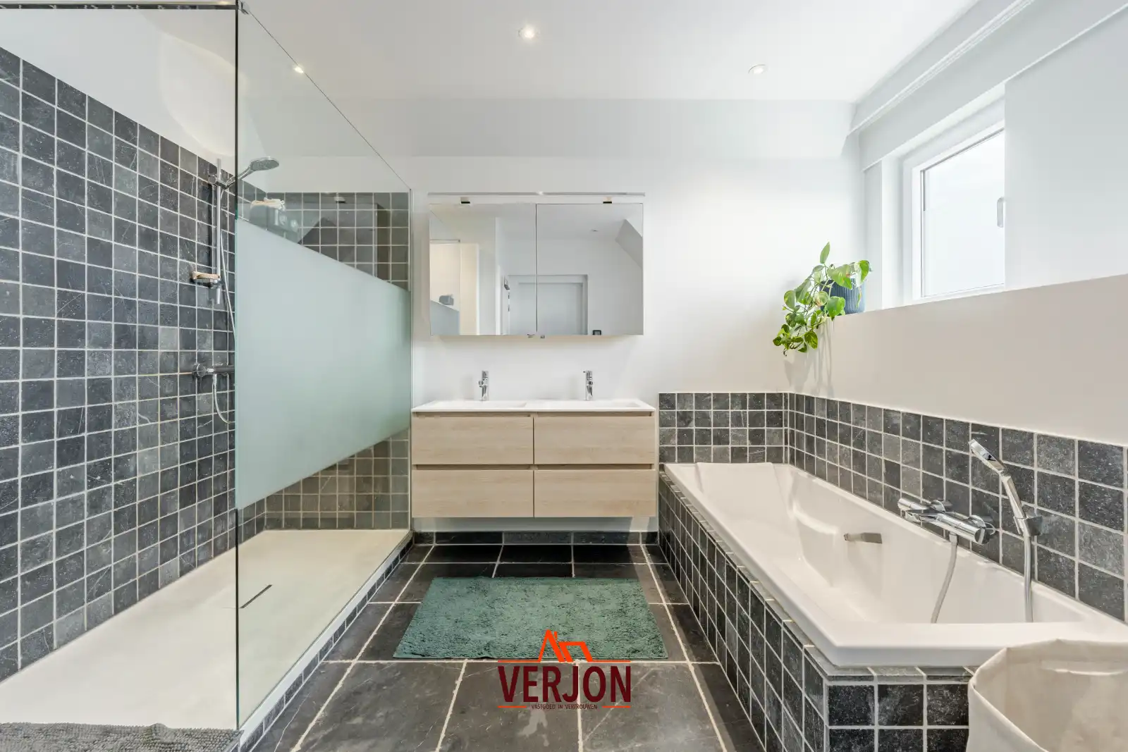 KIJKDAG 27/06/2026! Ruime gezinswoning op 1.863 m² met 4 slaapkamers en dubbele garage! foto 18