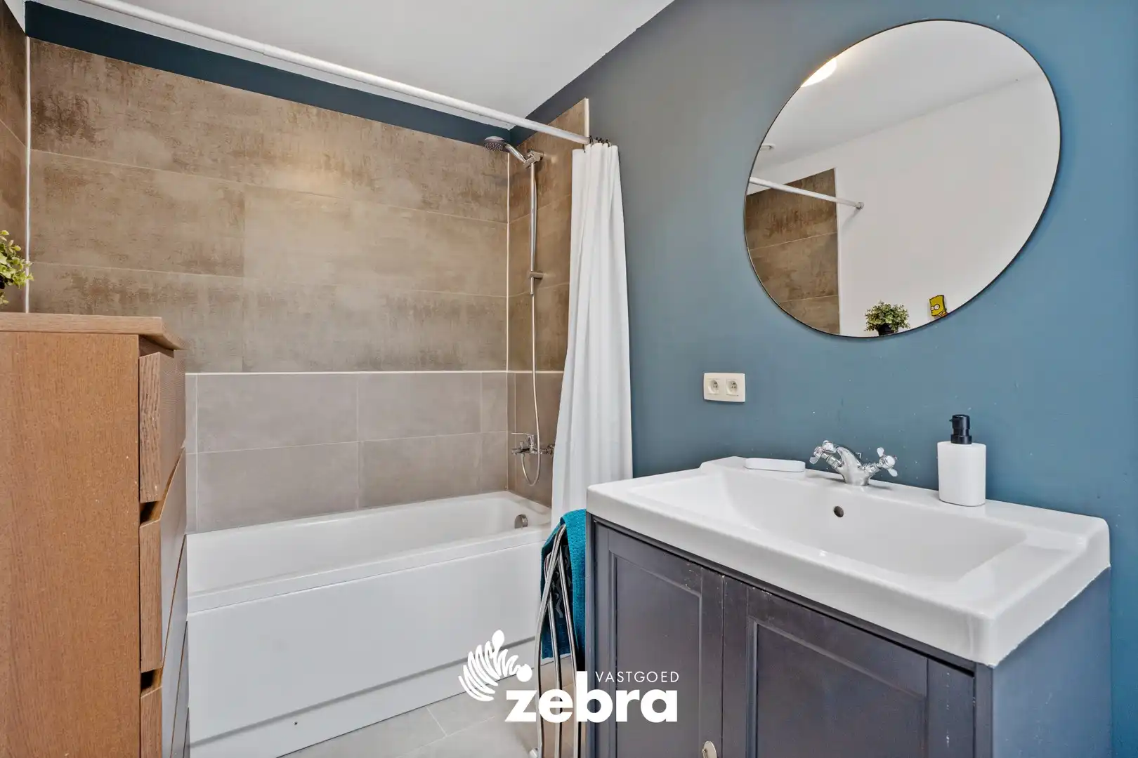 Gerenoveerde woning met 4 slaapkamers en garage te Roesbrugge! foto 10