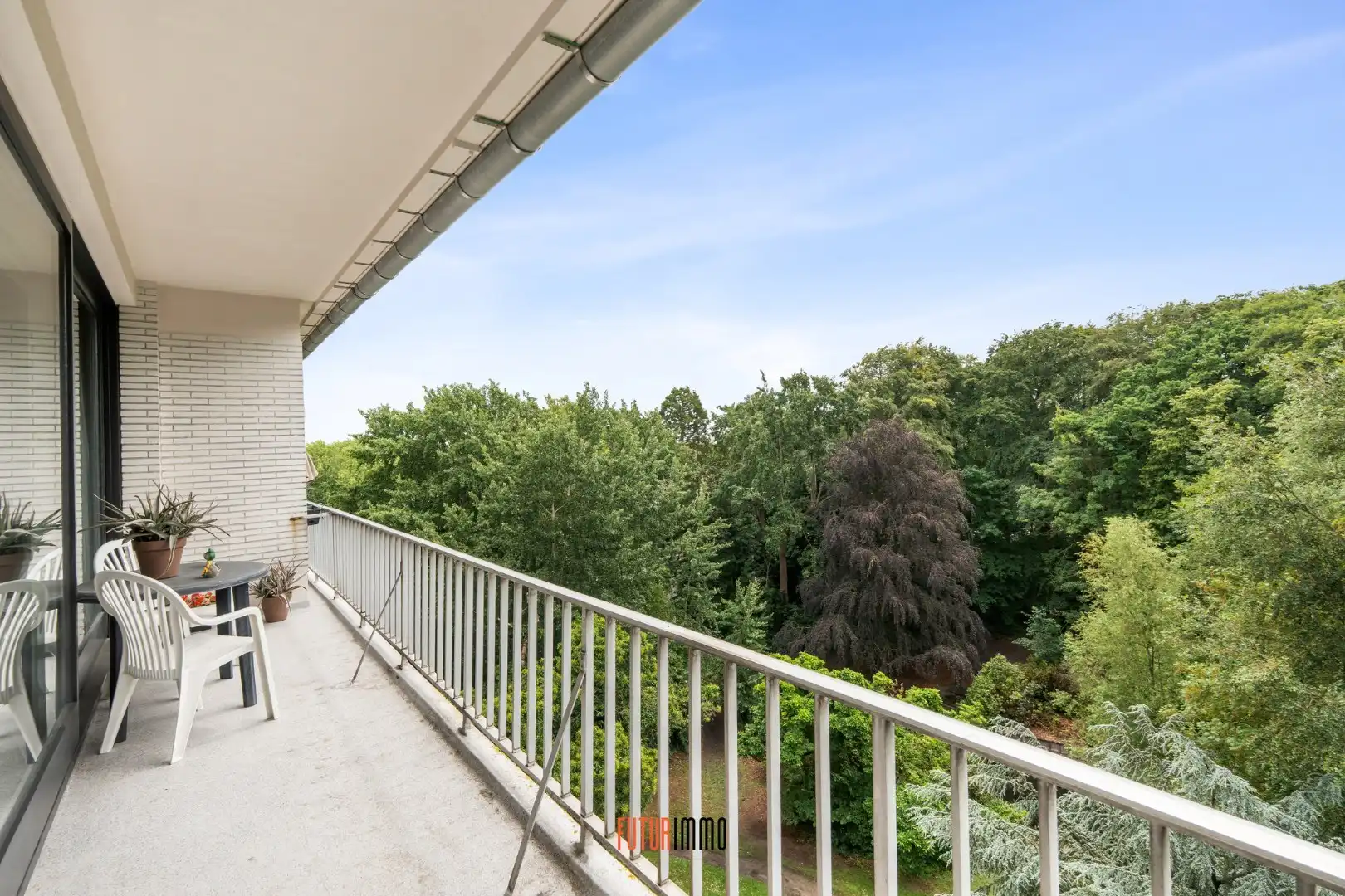 Ruim, lichtrijk & instapklaar appartement te Sint-Michiels foto 15