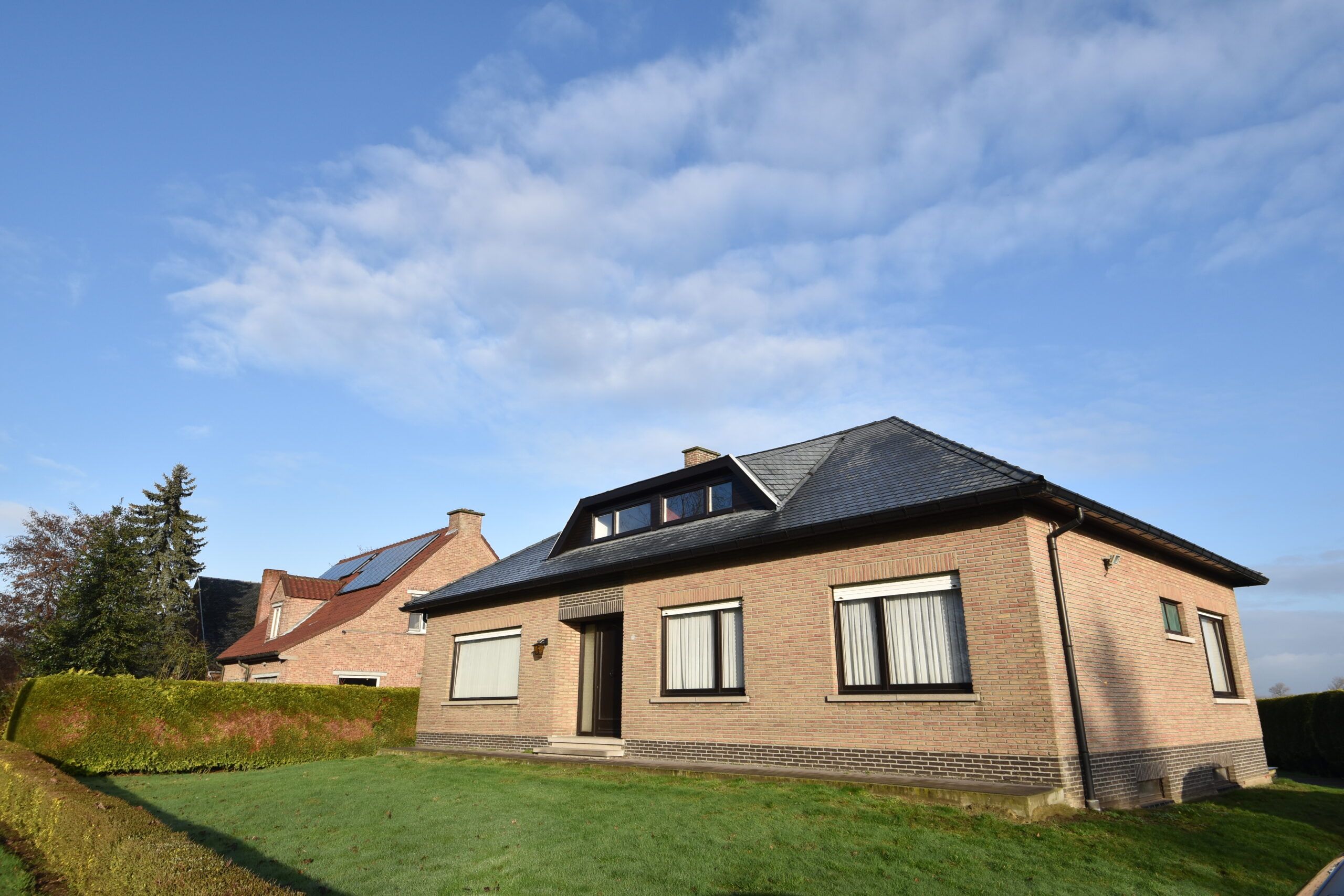 Ruim landhuis met 3 slaapkamers en tuin in Meerdonk foto 1