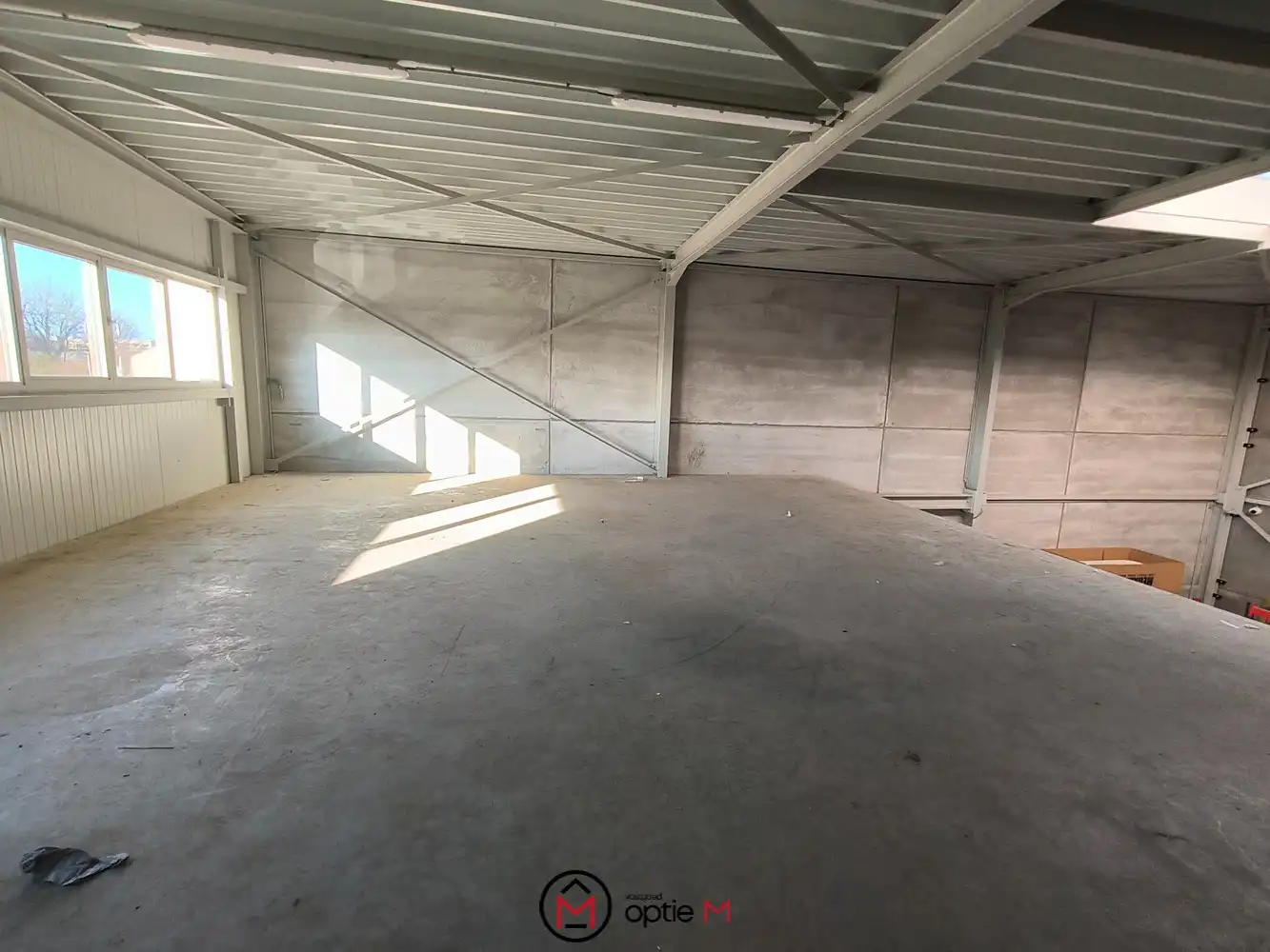 Centraal gelegen KMO-unit met mezzanine in Bilzen foto 5