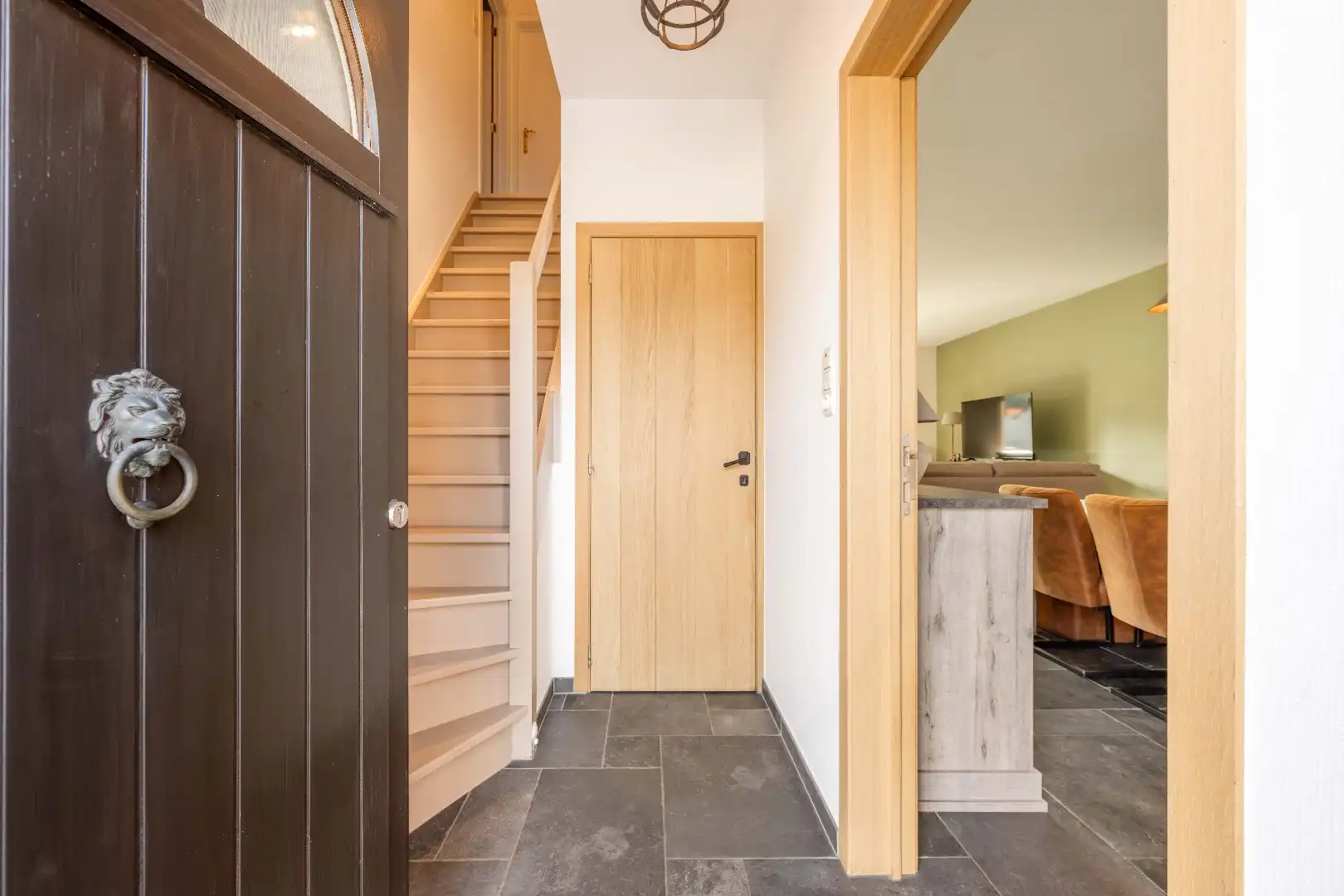 CENTRAAL GELEGEN INSTAPKLARE WONING foto 3