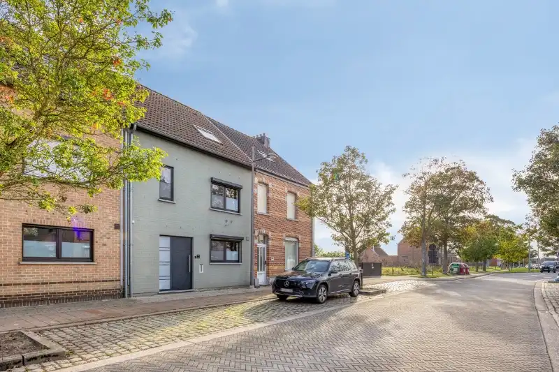 Stijlvolle woning met 4 slaapkamers , tuin, EPC A foto 3