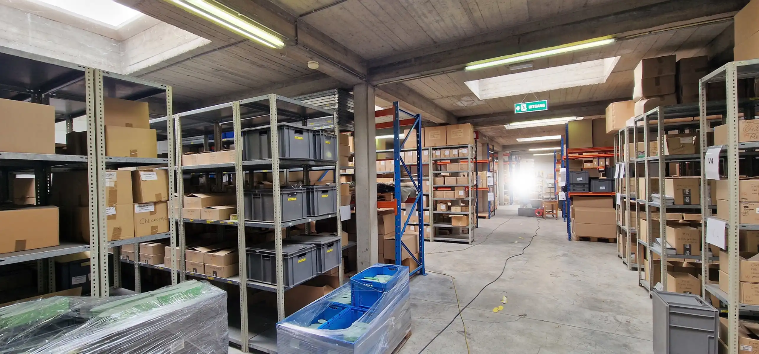 Grote magazijnruimte/atelier met kantoor te koop in Deurne  foto 54