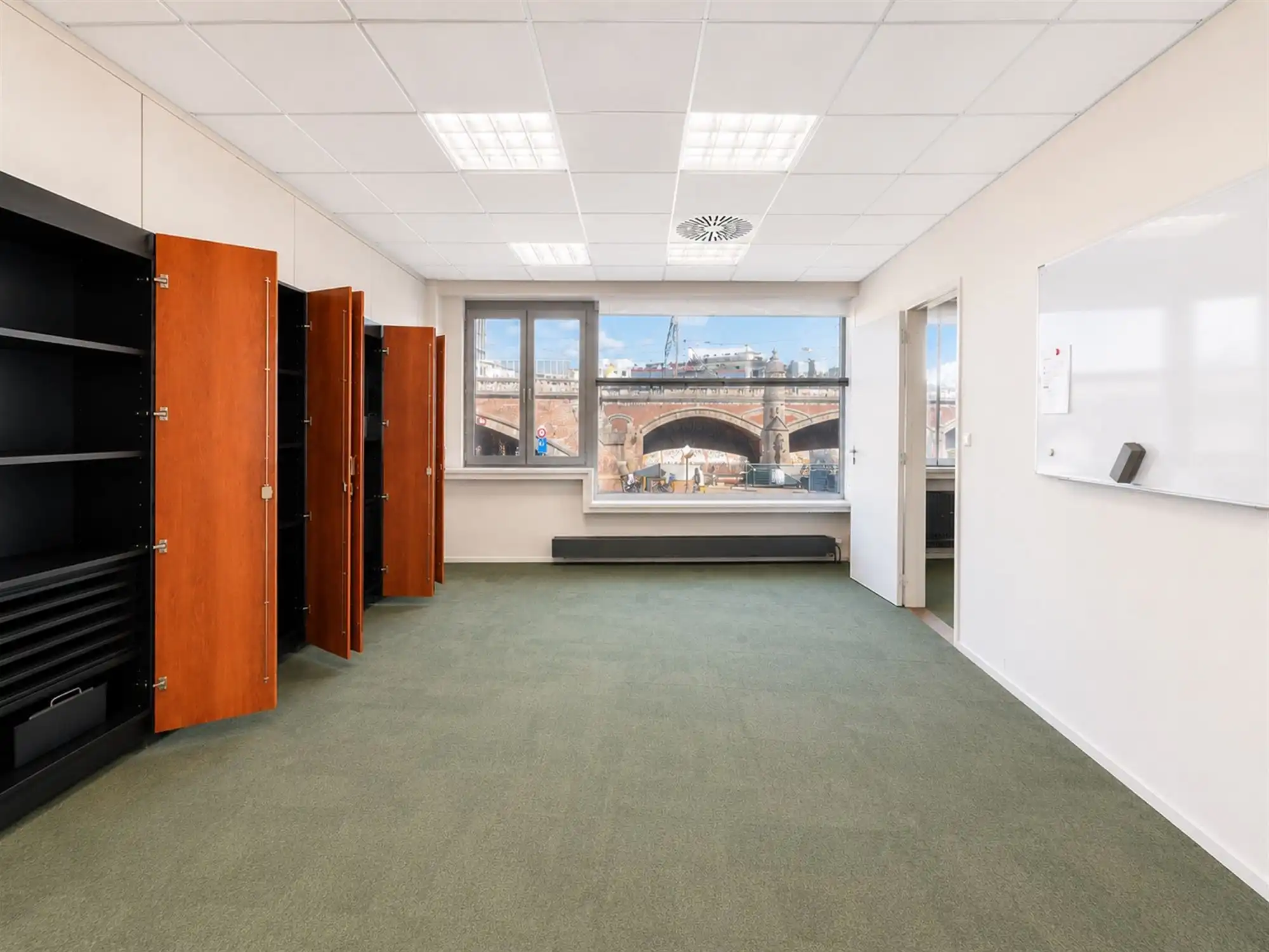 Kantoorruimte van ca. 280 m² op uitstekende zichtlocatie foto 5