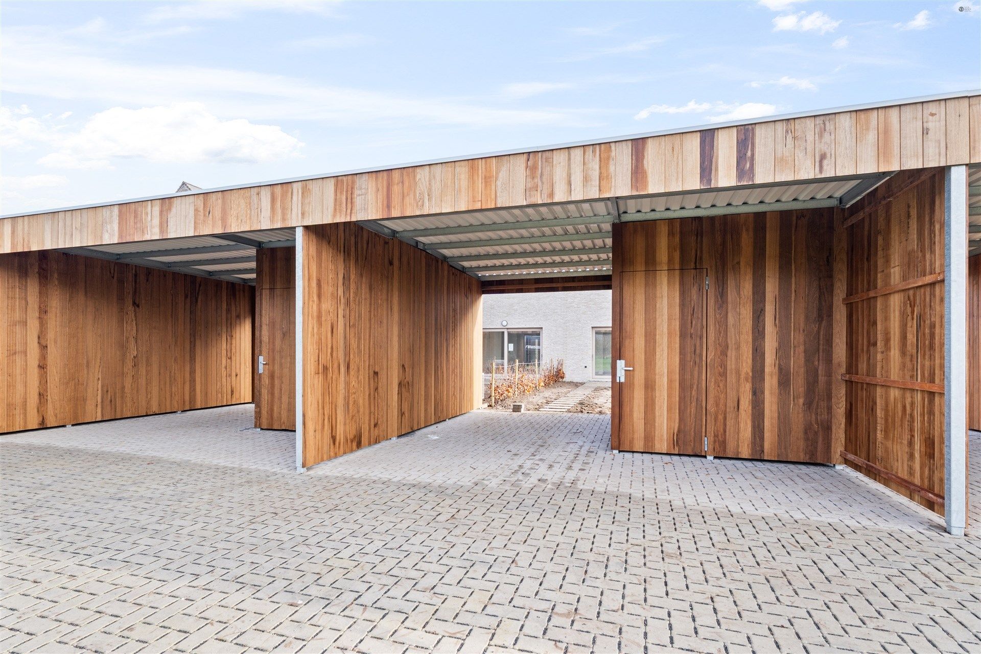 Kwalitatieve rijwoning te Vrasene foto 10