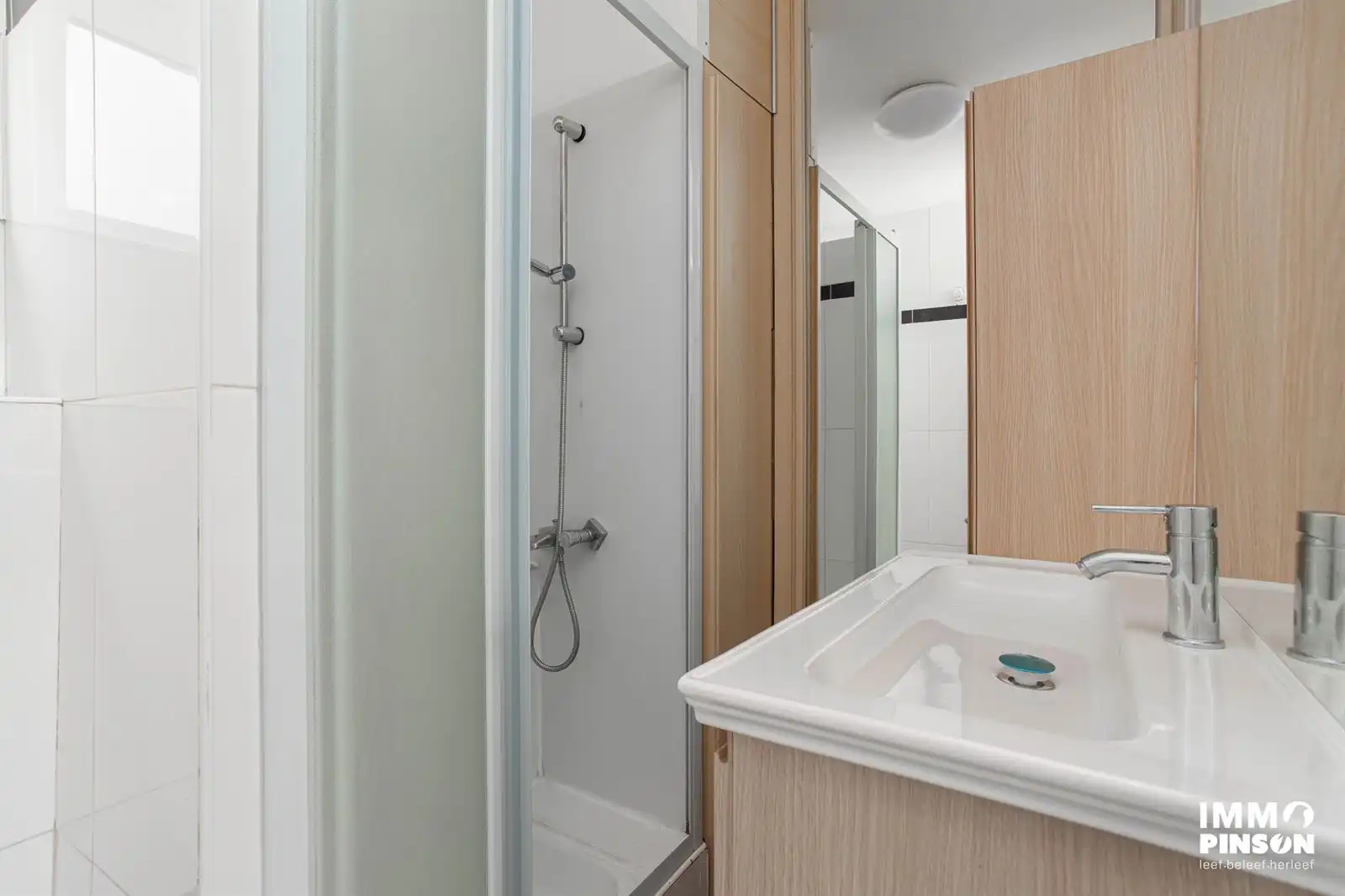 Ruim appartement met zijdelings zeezicht foto 4