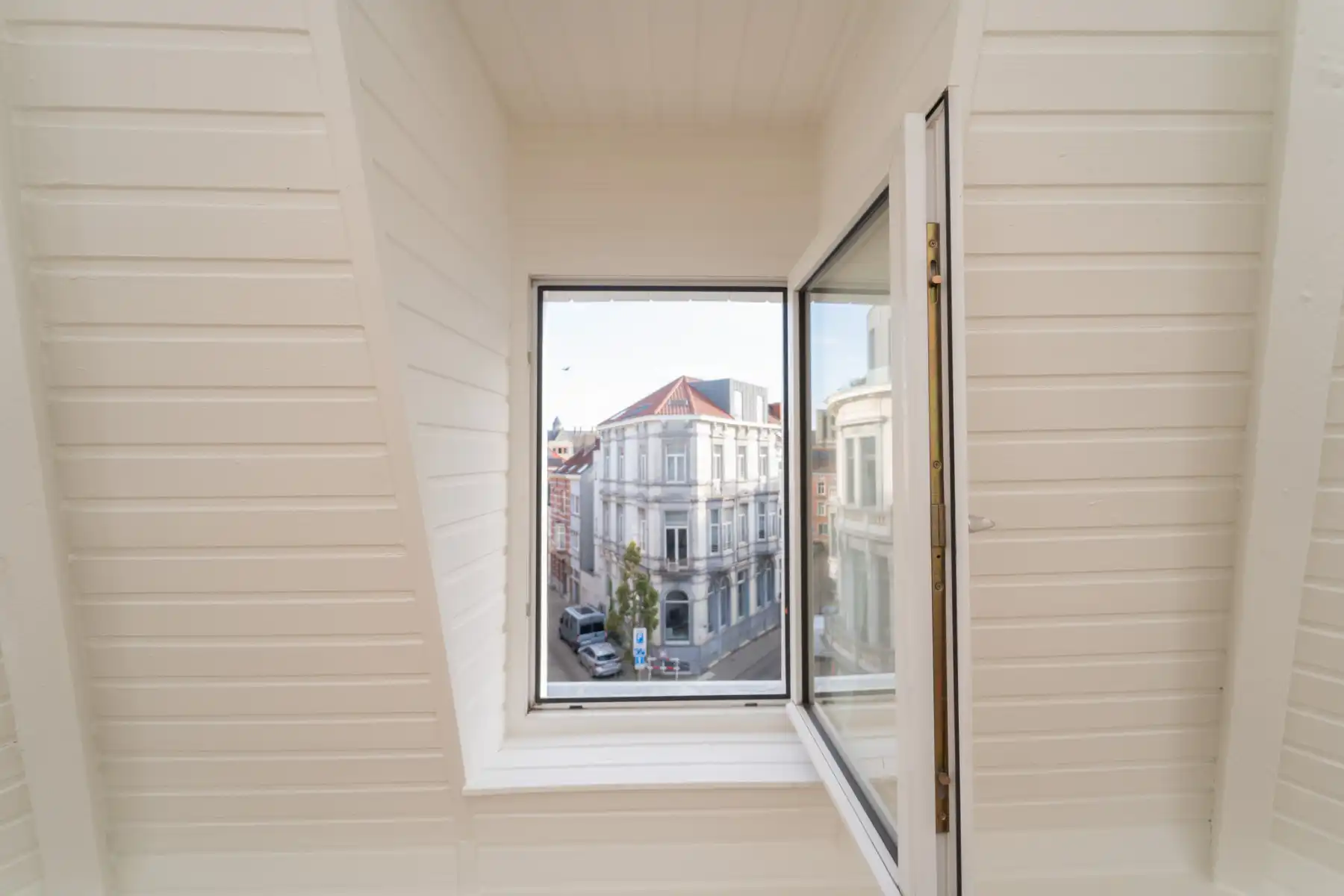 Volledig gerenoveerd appartement in hartje Gent foto 14