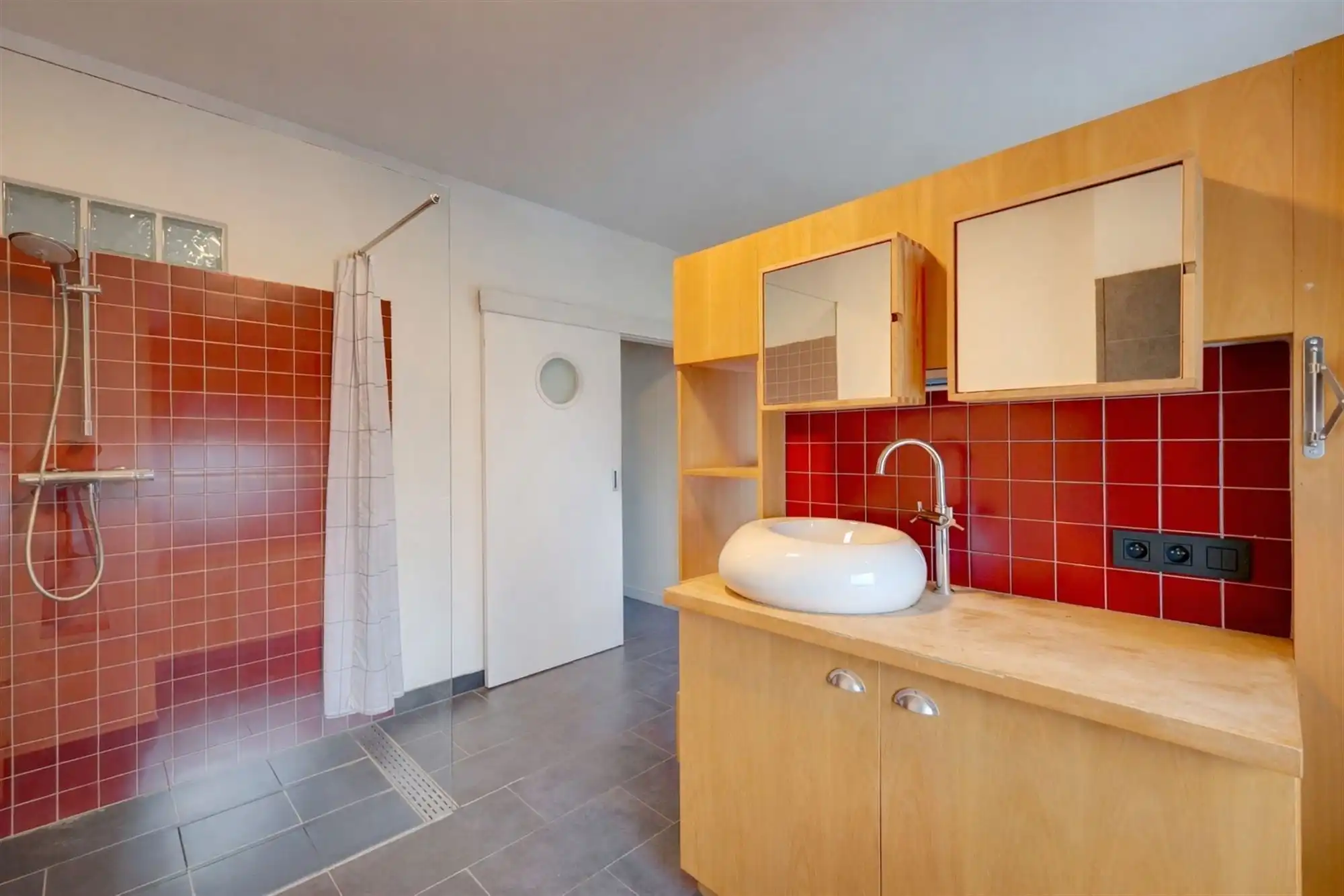 Instapklare woning met zonnige tuin  in Sint-Niklaas foto 10