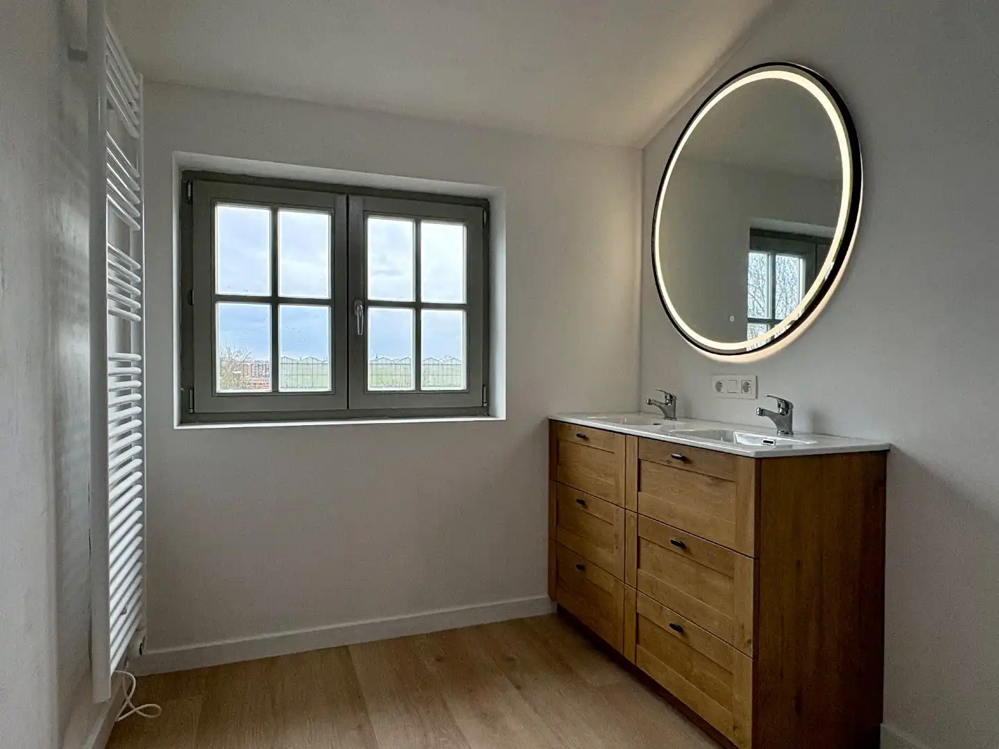 Gerenoveerde woning te huur in Wingene op 1197m² foto 13