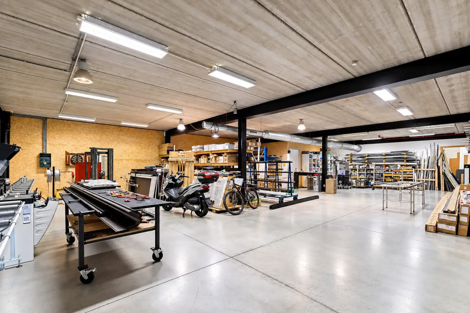 Polyvalent bedrijfsgebouw op strategische locatie te koop foto 6