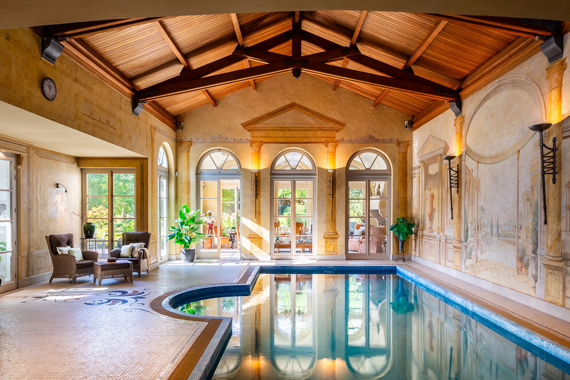 Exclusieve villa op 1.1ha met binnenzwembad, spa en lift  foto 28