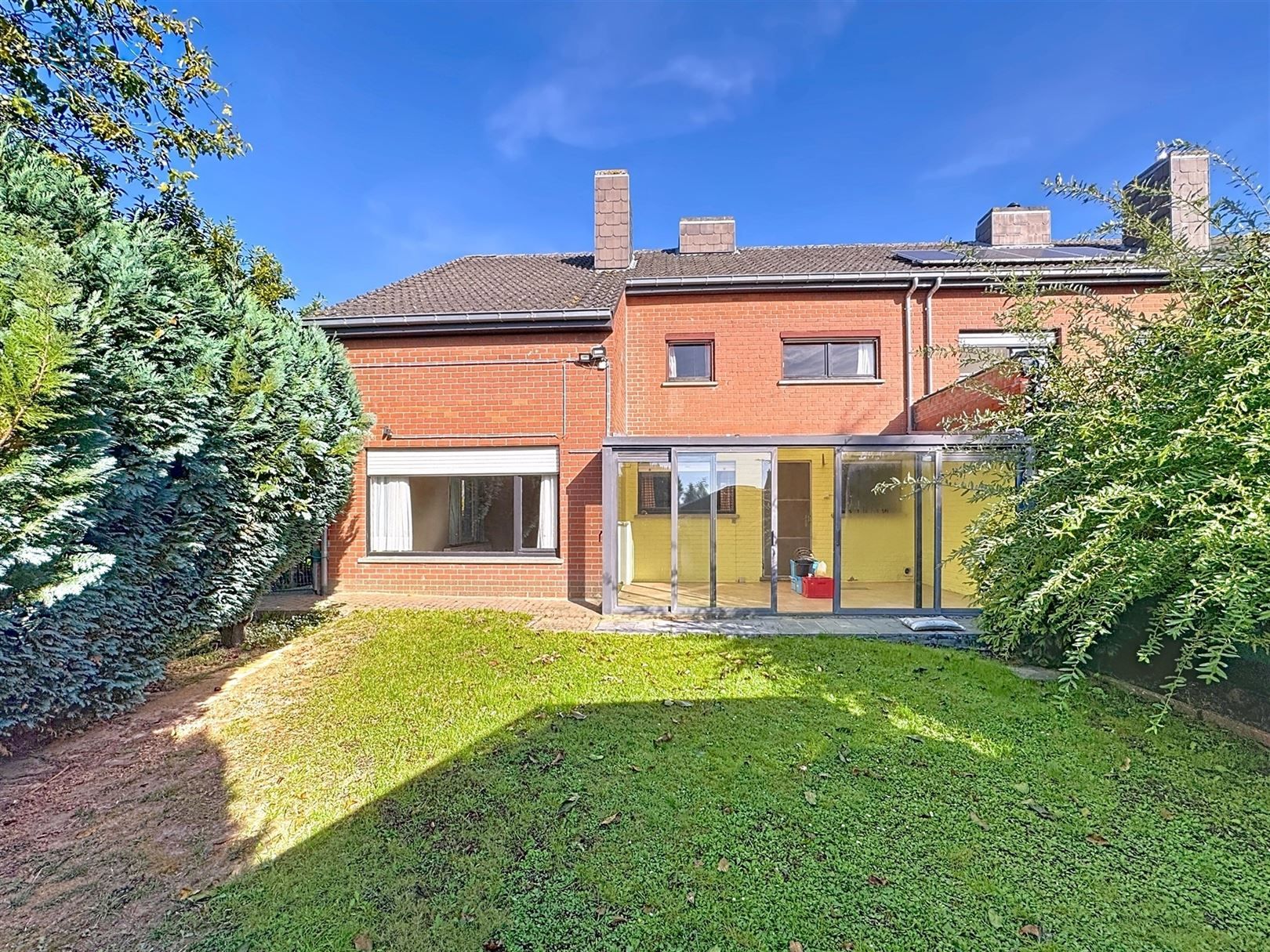 HOB te koop op zeer rustige ligging met zuidgerichte tuin foto 2