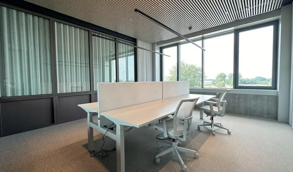 Prachtig gemeubelde kantoren met dienstverlening In The Yard in Drongen foto 7