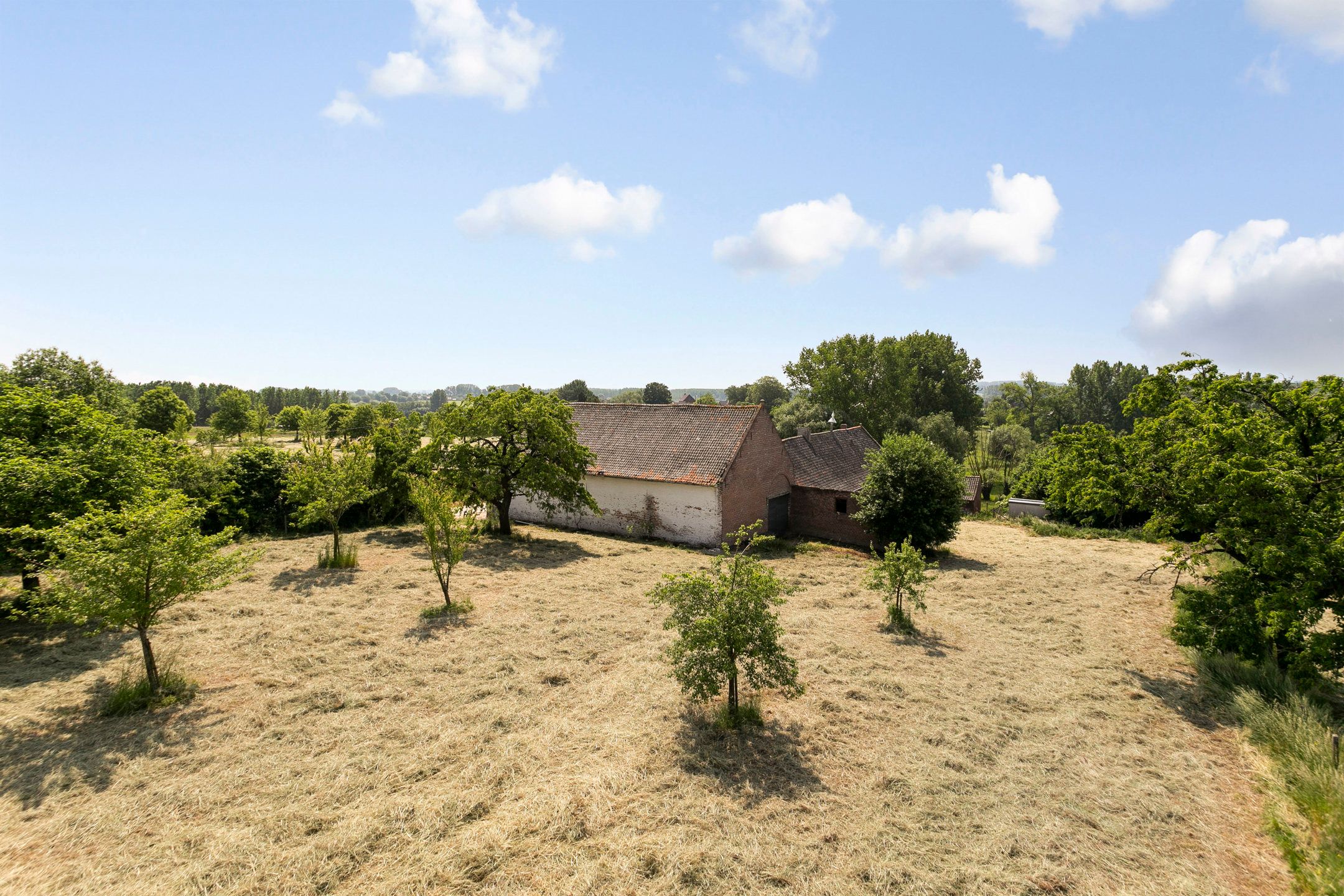 Unieke hoeve op een prachtige locatie in het Pajottenland foto 9