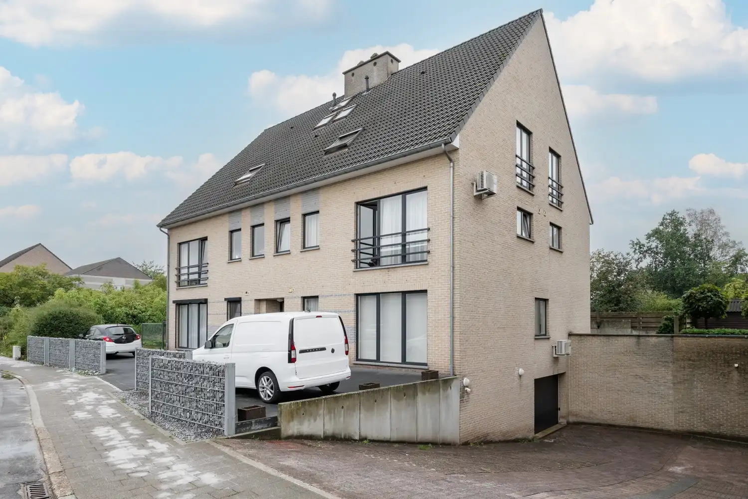 Lichtrijk instapklaar duplexappartement met 2 slaapkamers en ondergrondse parking foto 21