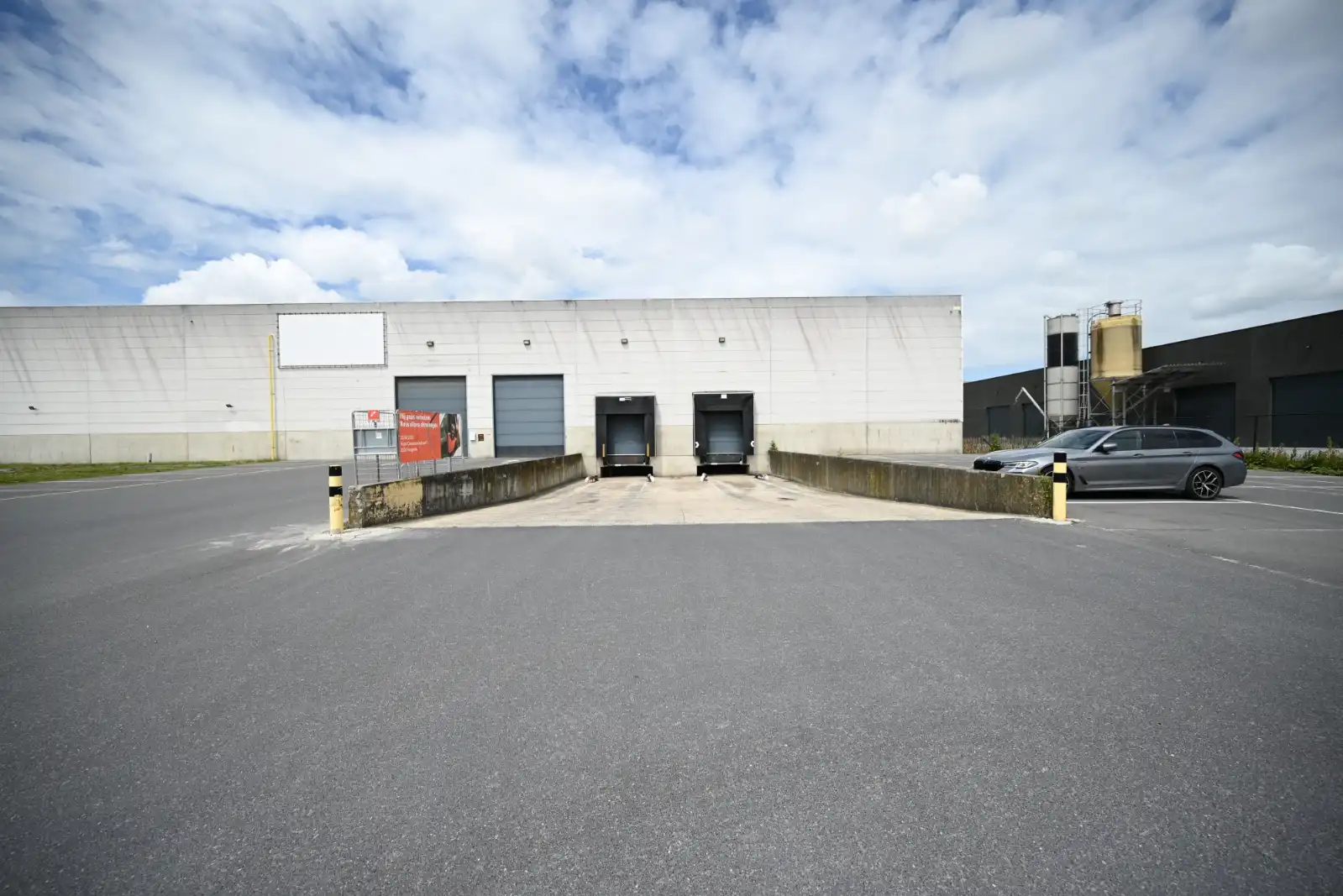 Magazijn van 6.000 m² op een terrein van 10.137 m² foto 4