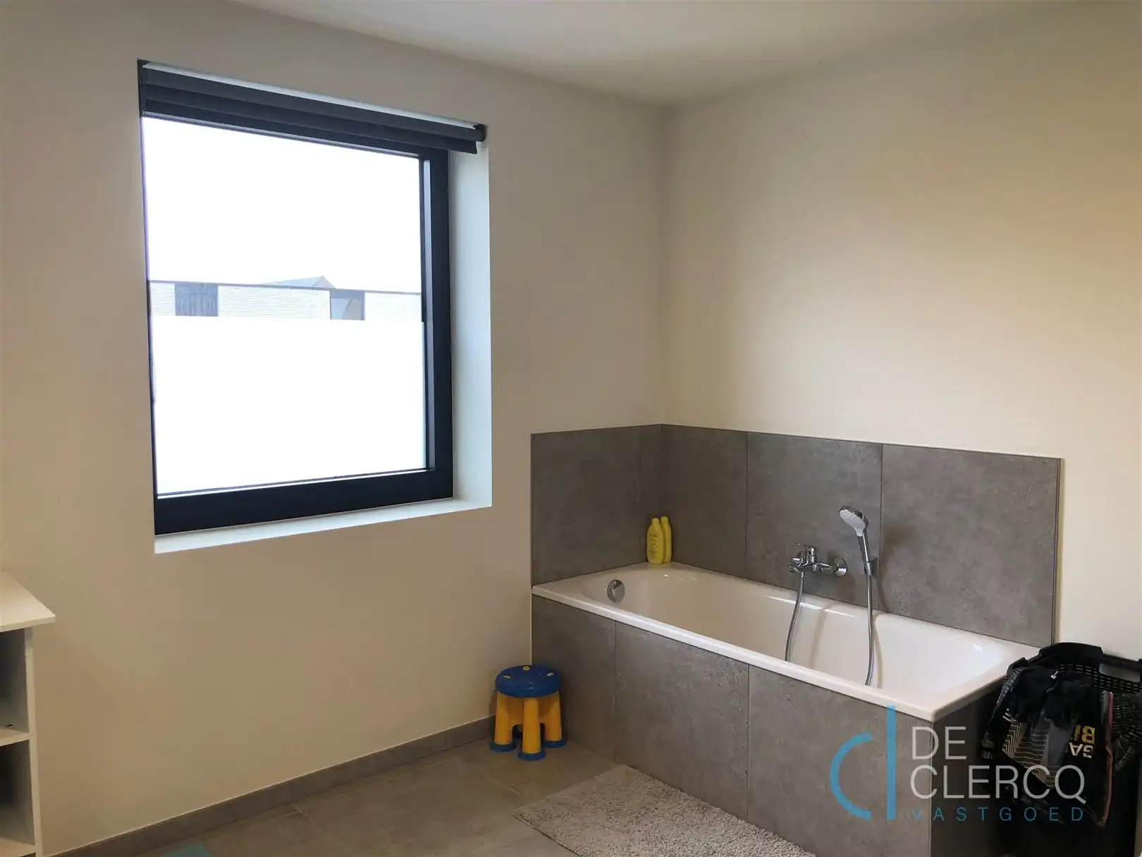 Ruime en hedendaagse halfopen bebouwing TE HUUR nabij het dorp van Lochristi! foto 18