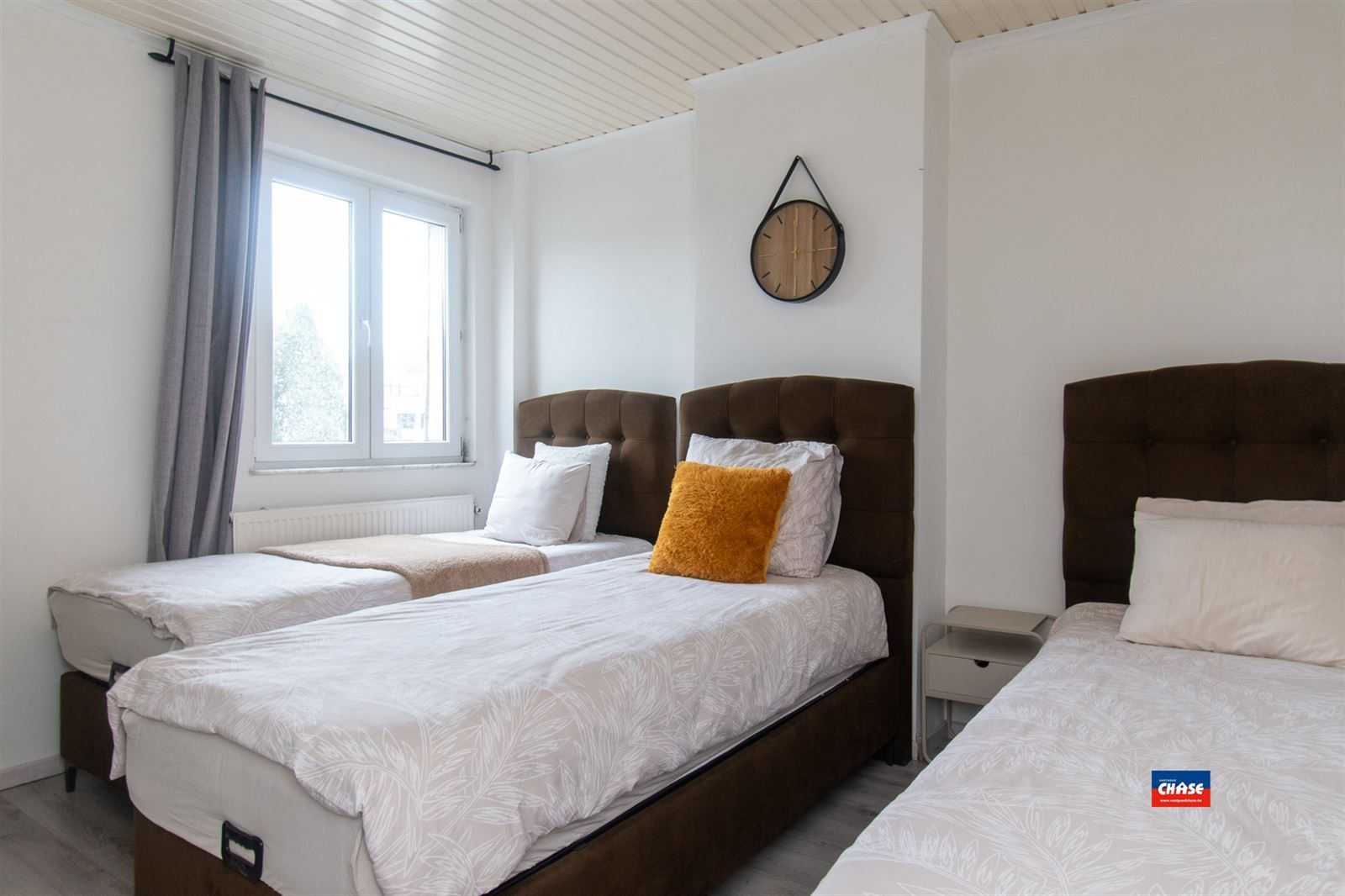 Gezinswoning met vier slaapkamers en tuin foto 11