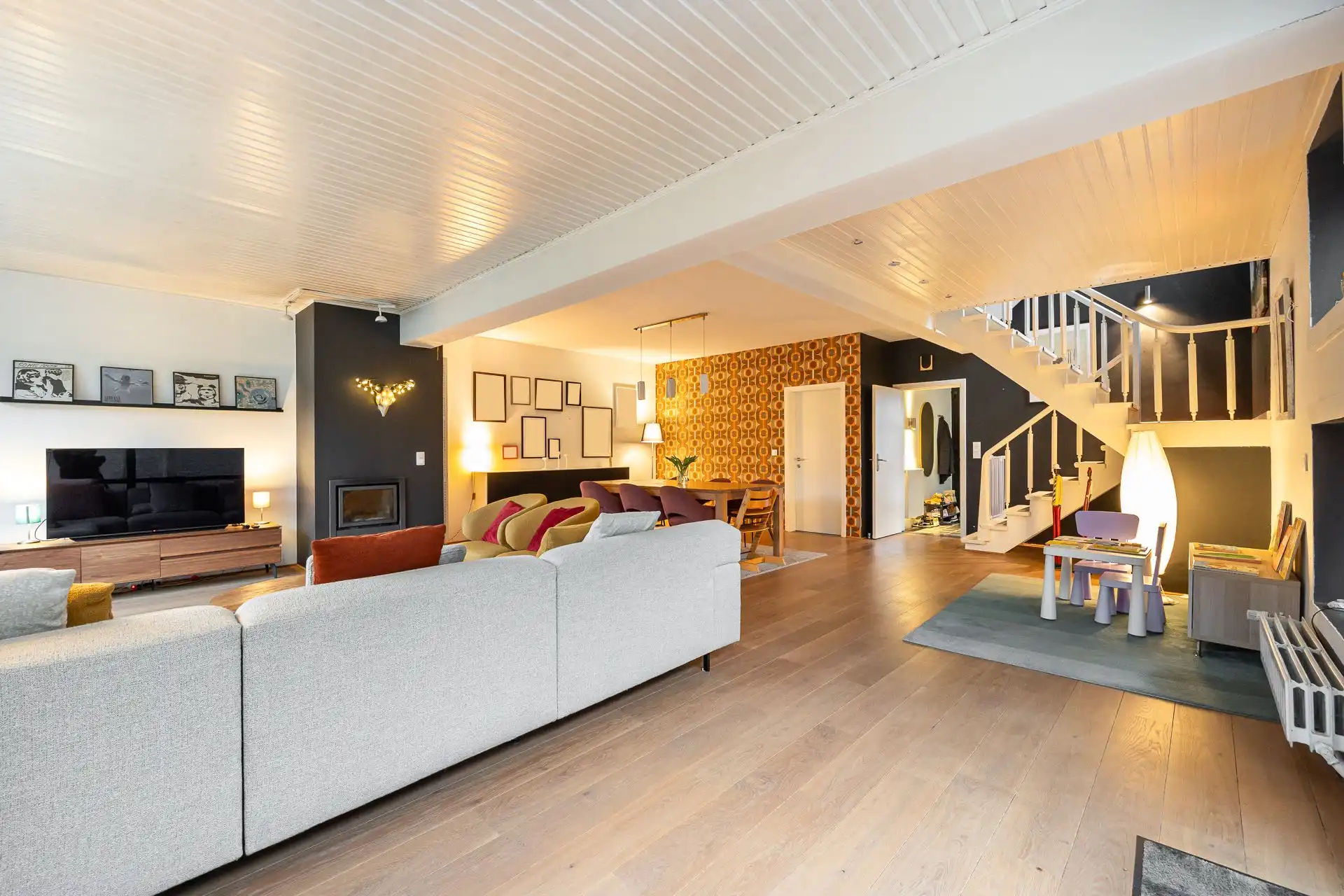 Halfopen bebouwing met 6 slaapkamers en tuin in Hoboken! foto 10