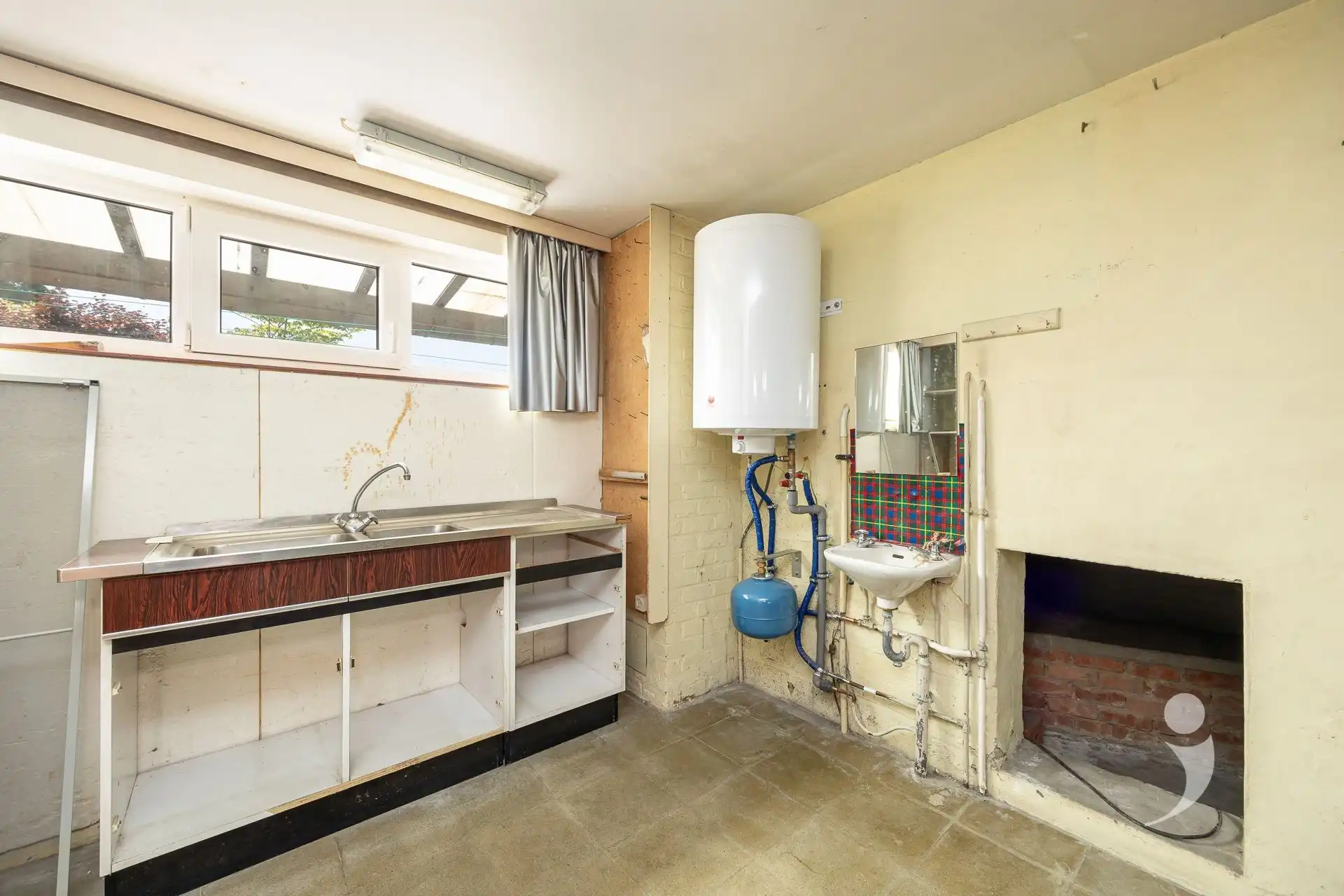 Te renoveren woning op een zonnig perceel foto 15