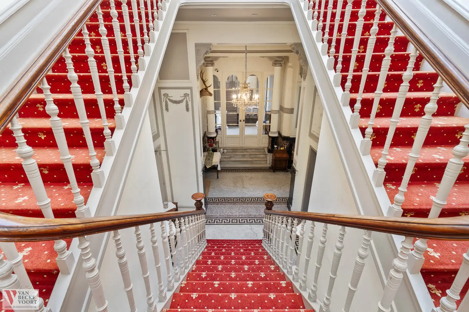 Imposant herenhuis met feestzaal foto 18