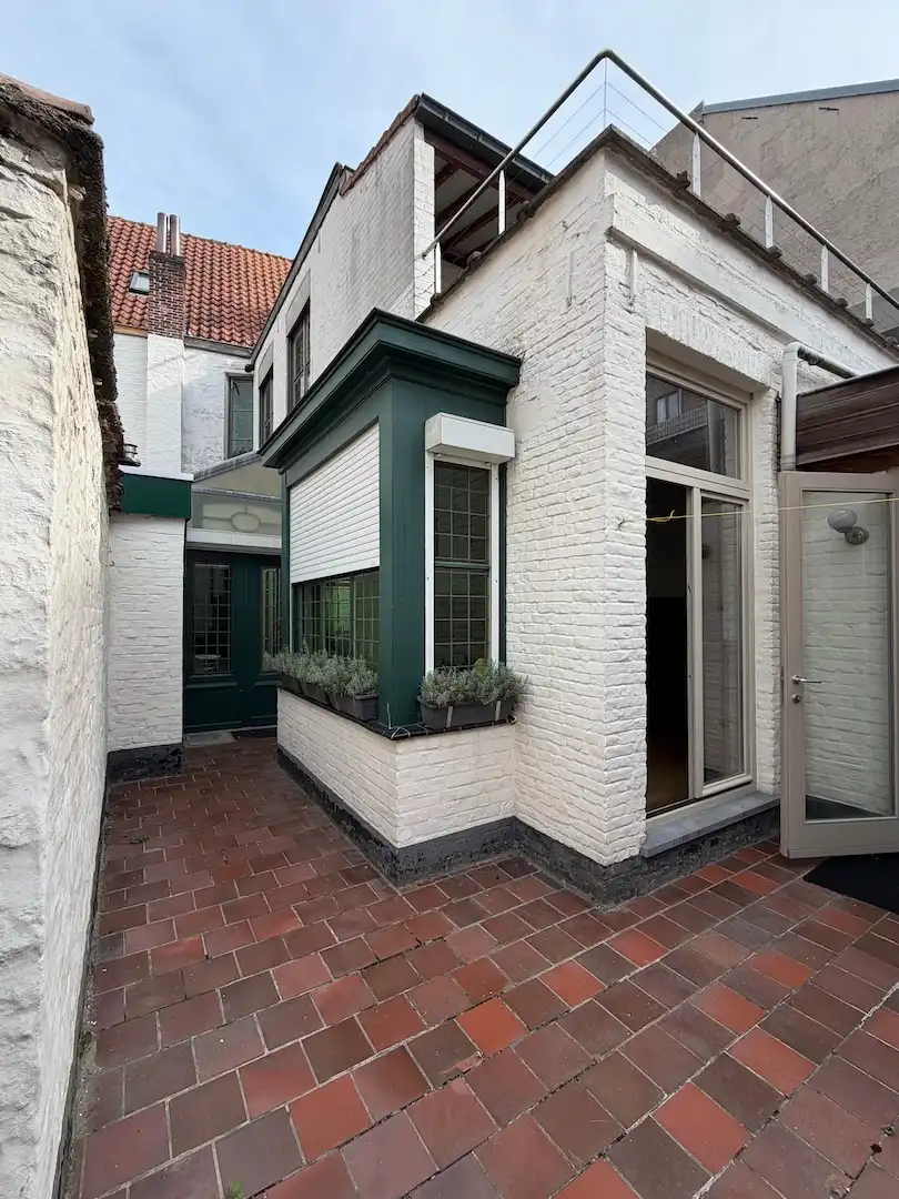 heel authentieke Brugse woning met kleine garage en 2 terrassen + vergunning voor gastenkamer foto 19