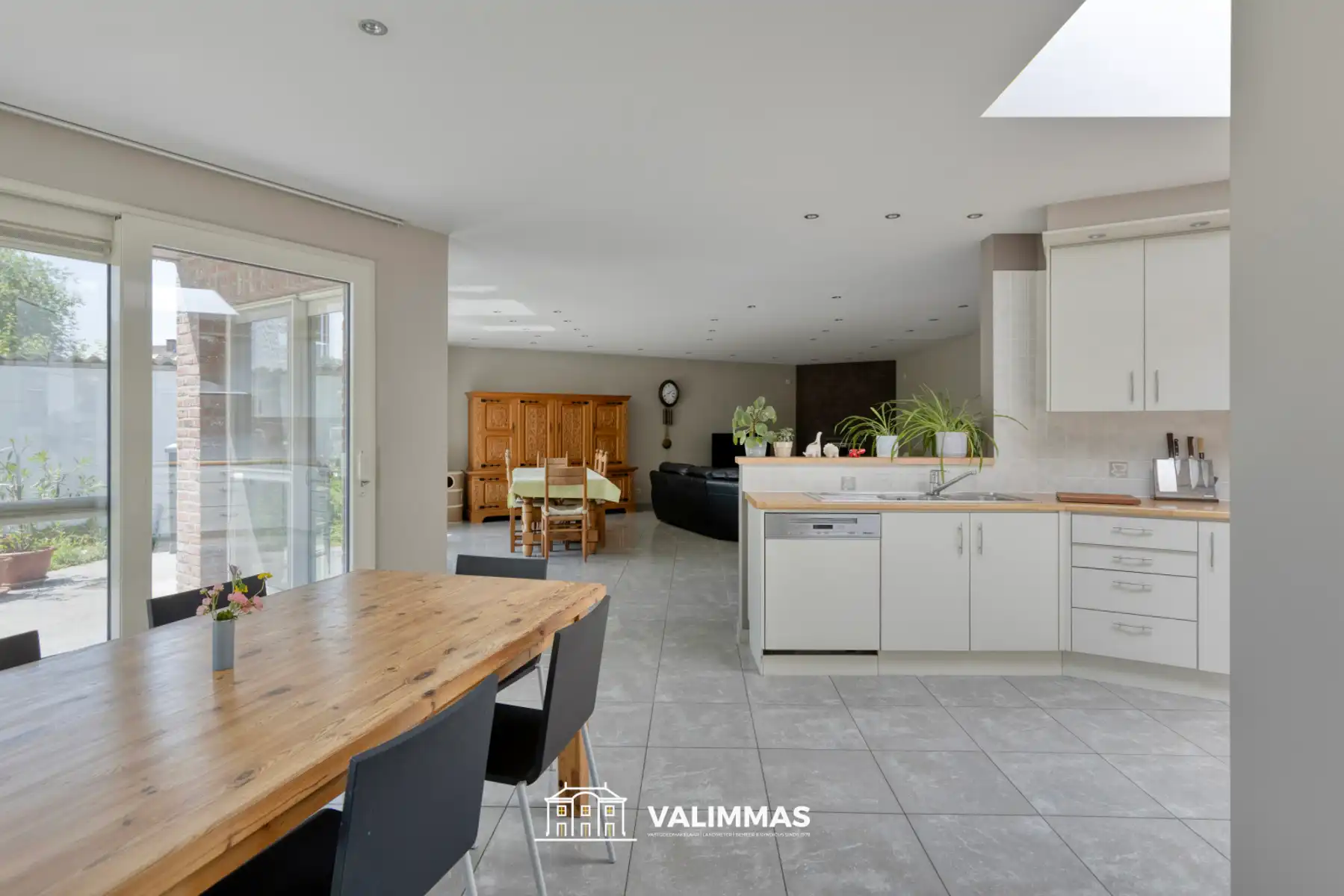 Zeer ruime woning met praktijkruimte, garage & tuin... foto 8