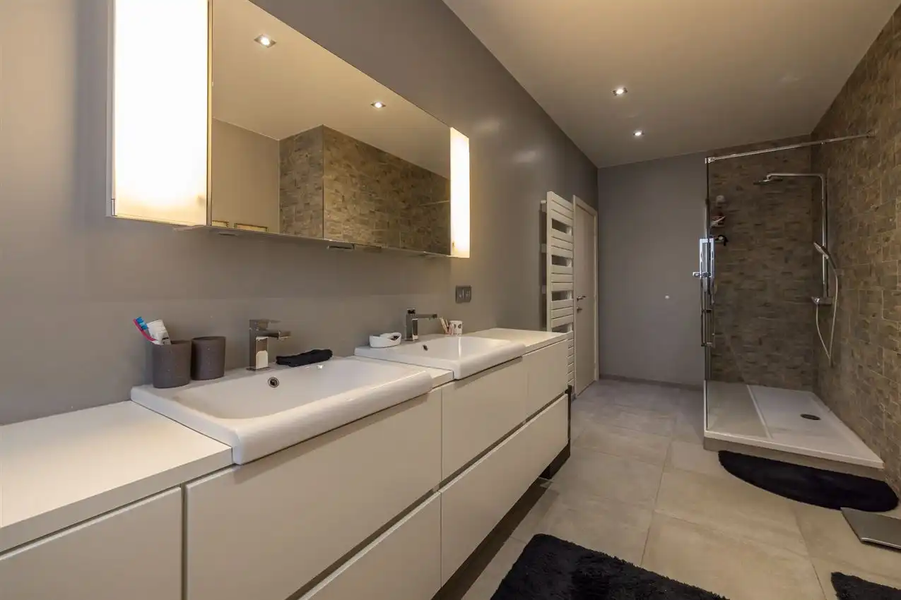 Tijdloze residentie met iconisch uitzicht foto 23