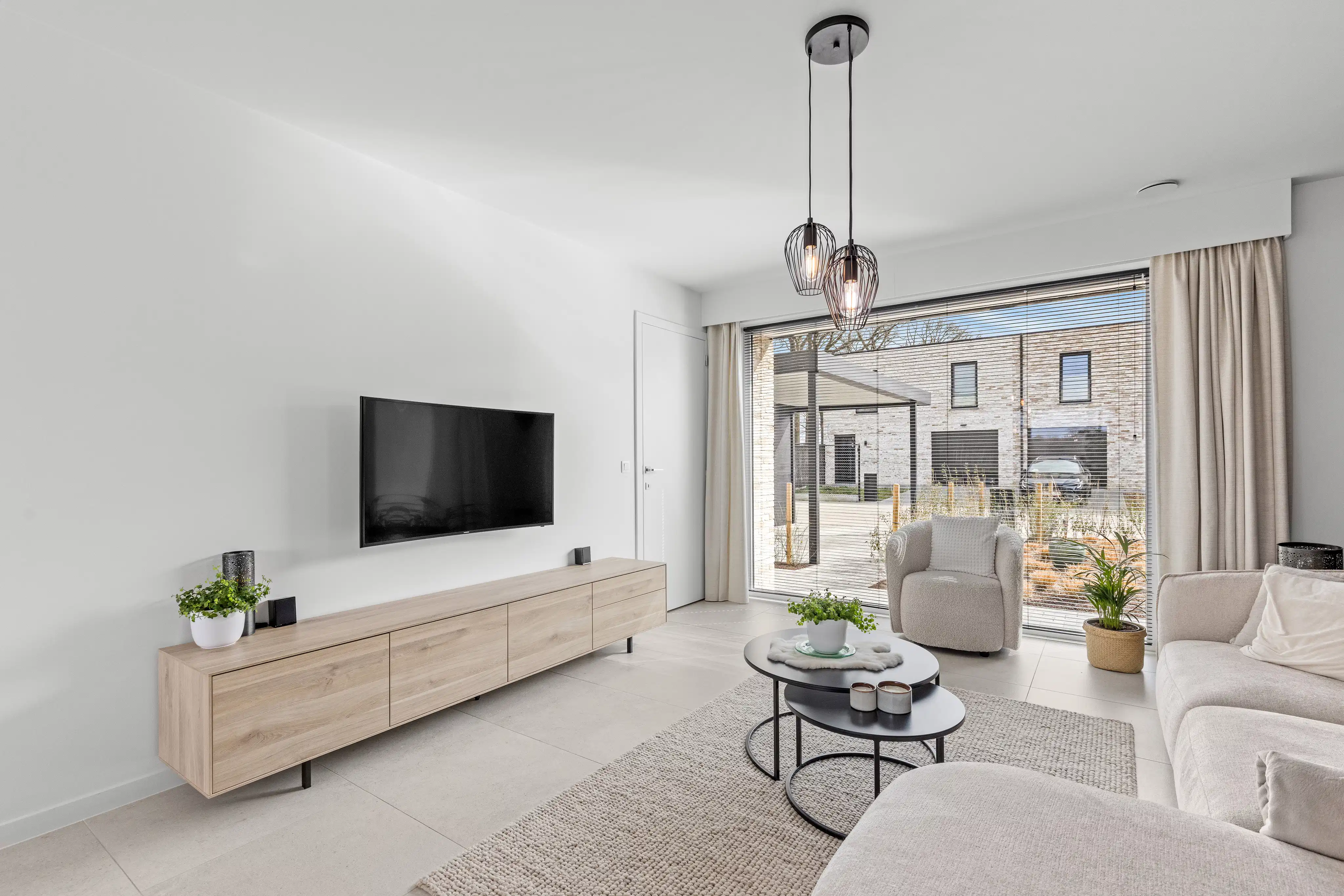 Moderne en lichtrijke halfopen woning met 3 slaapkamers foto 3