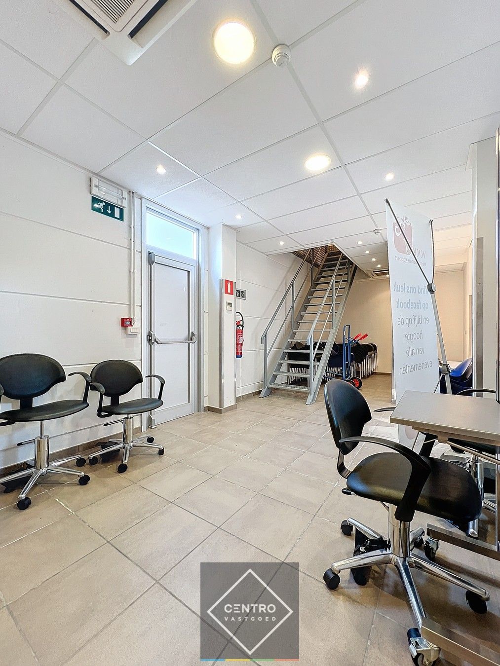 Instapklaar PERFECT onderhouden multifunctioneel BEDRIJFSPAND (1.180 m²) voor handel, kantoor of dienstensector (huidige uitbating: opleidingscentrum) ! foto 31