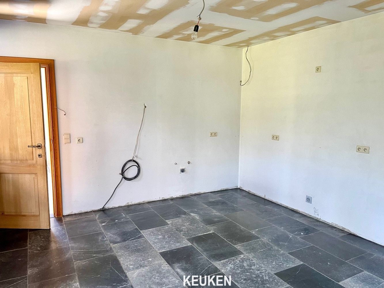 RUIME LANDELIJKE WONING (CASCO+) MET 4 SLAAPKAMERS OP EEN PERCEEL VAN 1.205 M² foto 10