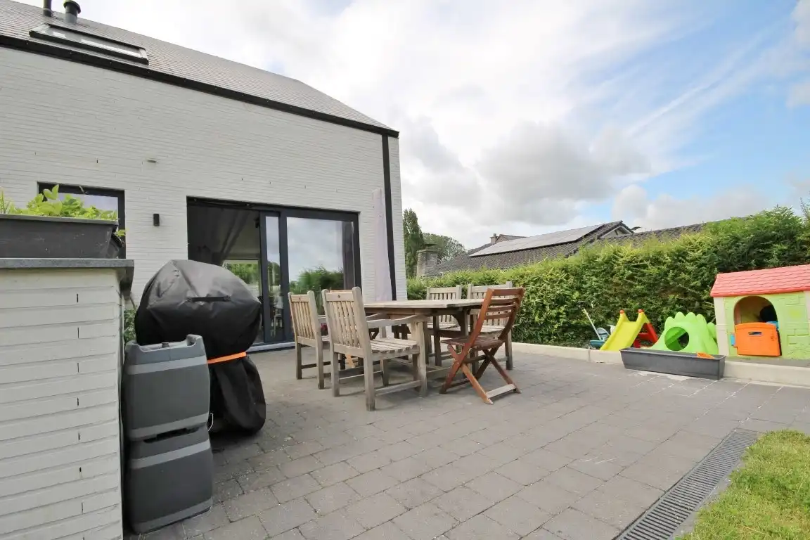 Moderne woning met 3 slaapkamers en tuin in het rustige Landen foto 26