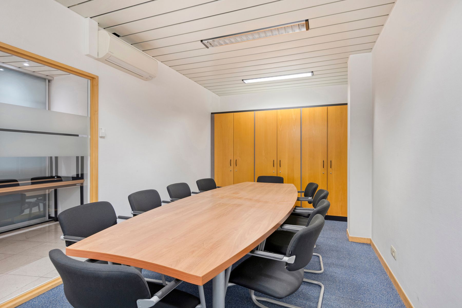 Topgelegen kantoorruimte voor medische praktijk foto 11