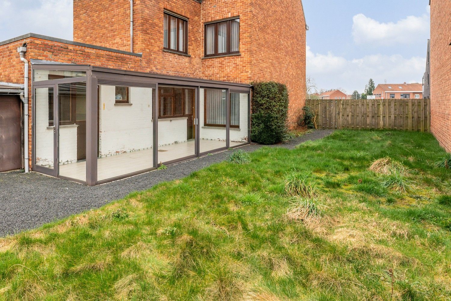 Gesloten bebouwing 219m² met naastliggend bouwgrond 231m² foto 34