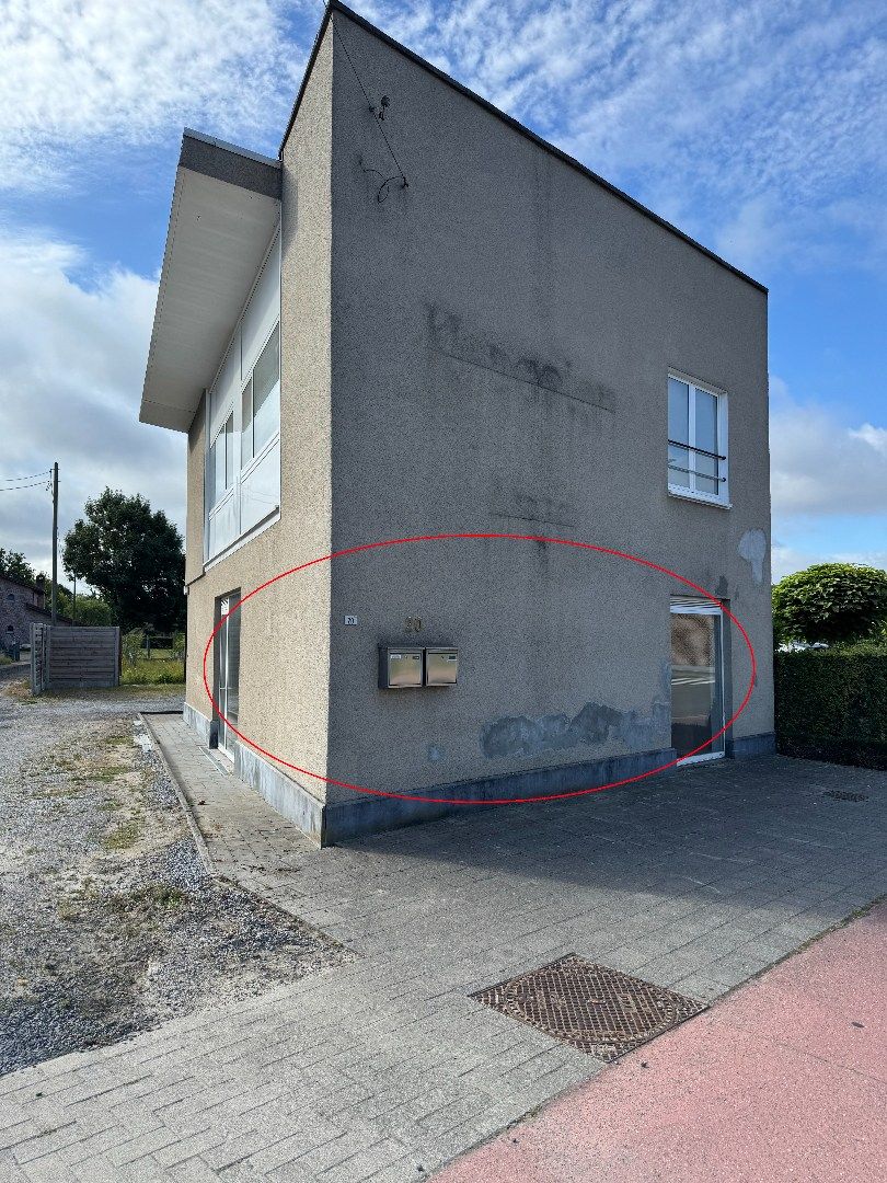 een GLVL. ruimte met parkeerplaats foto {{pictureIndex}}