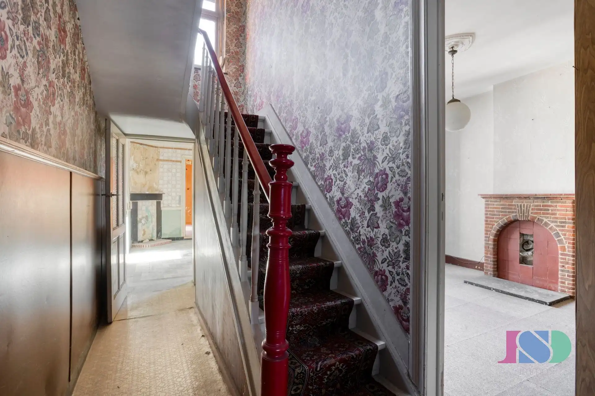 Te renoveren woning met potentieel foto 24