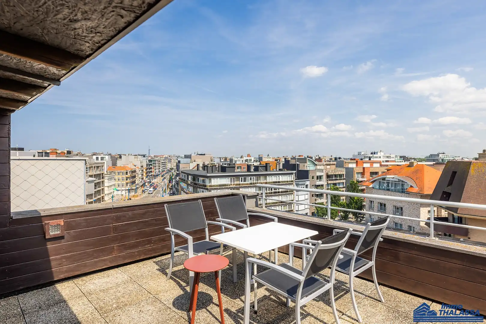 Gemeubeld appartement met extra studio foto 21