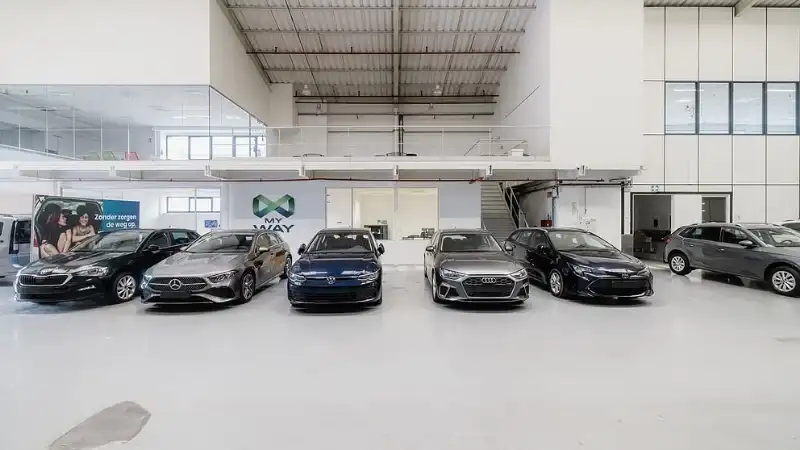 Magazijn te huur met kantoorruimte foto 2