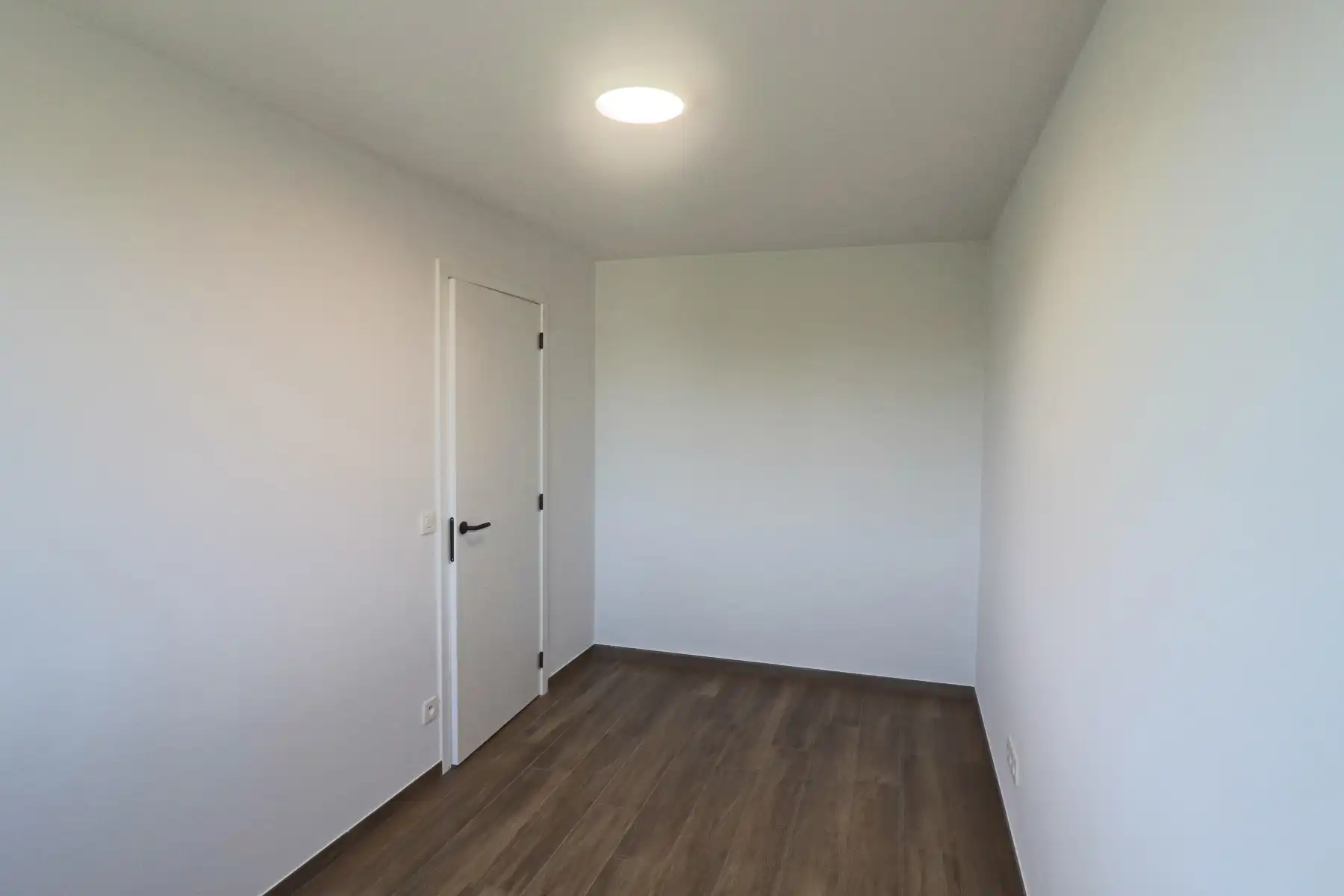 Energiezuinige nieuwbouwwoning met 4 slaapkamers, terras tuin en carport. foto 17