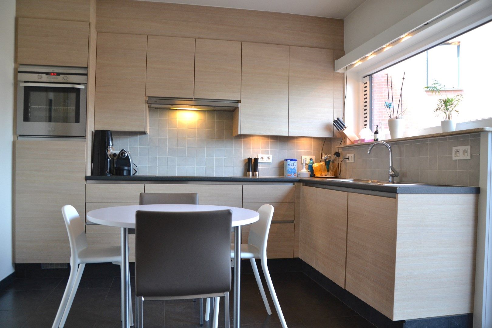 Mooi appartement met 2 slaapkamers, bureau en groot terras! foto 3