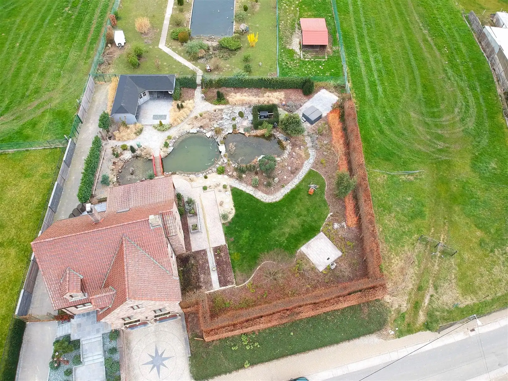 Exclusieve Villa met Luxe afwerking en idyllische tuin. foto 56