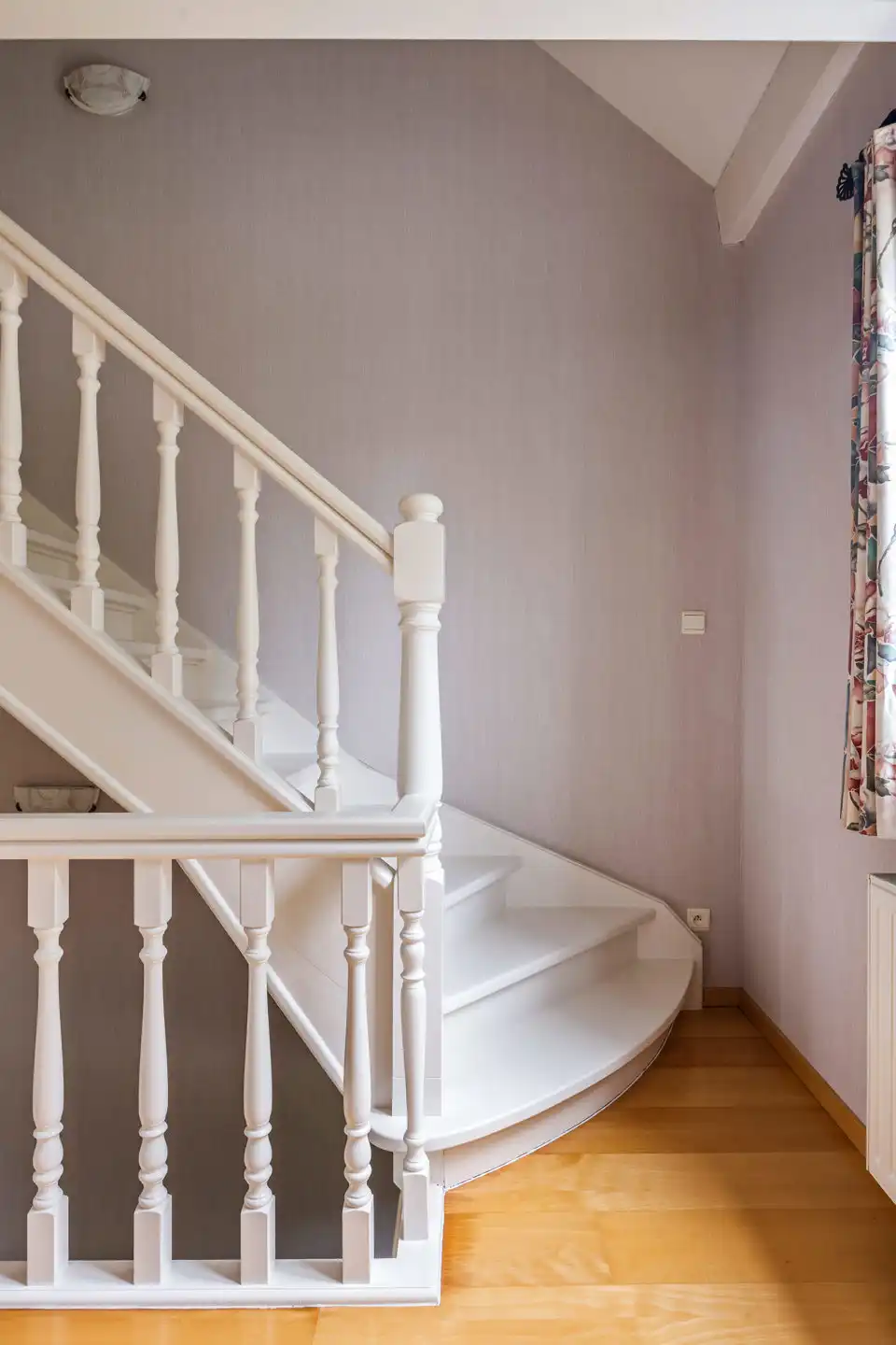 Exclusieve villa met zonnige tuin in Mal foto 31