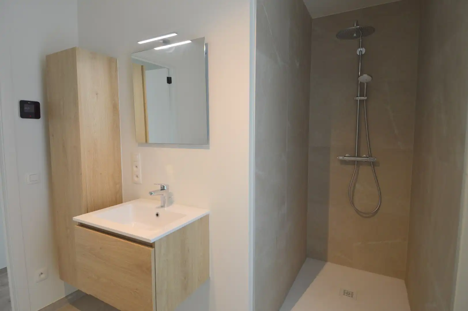 Ruime halfopen nieuwbouw woning met tuin en 3 slaapkamers in Waregem foto 8