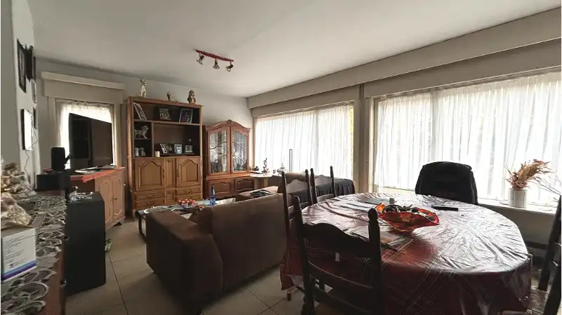 Comfortabel 2-slaapkamerappartement met GARAGE te koop in Sint-Michiels Brugge foto 3