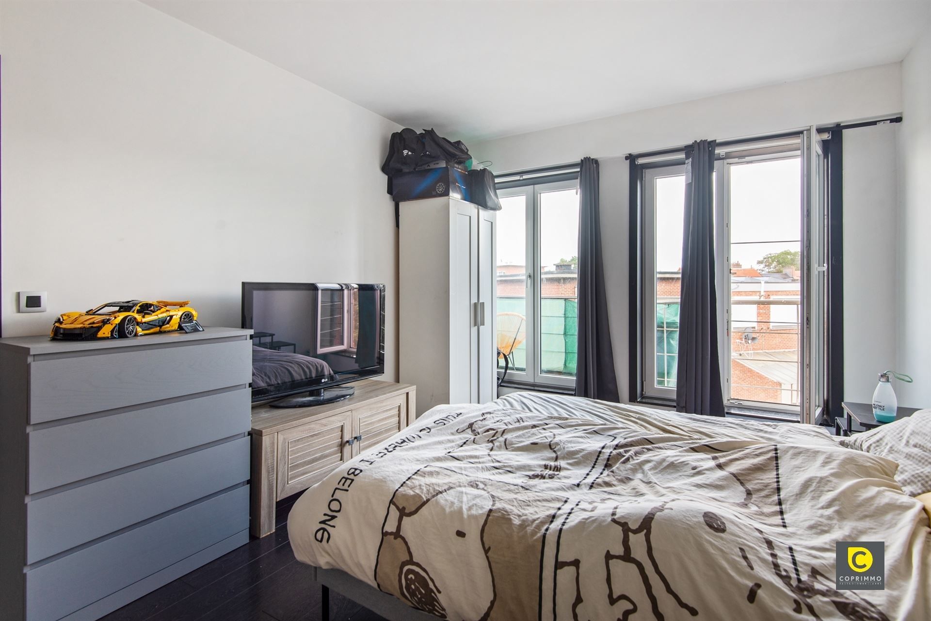 Ruim 2 slaapkamer app + autostaanplaats! foto 9